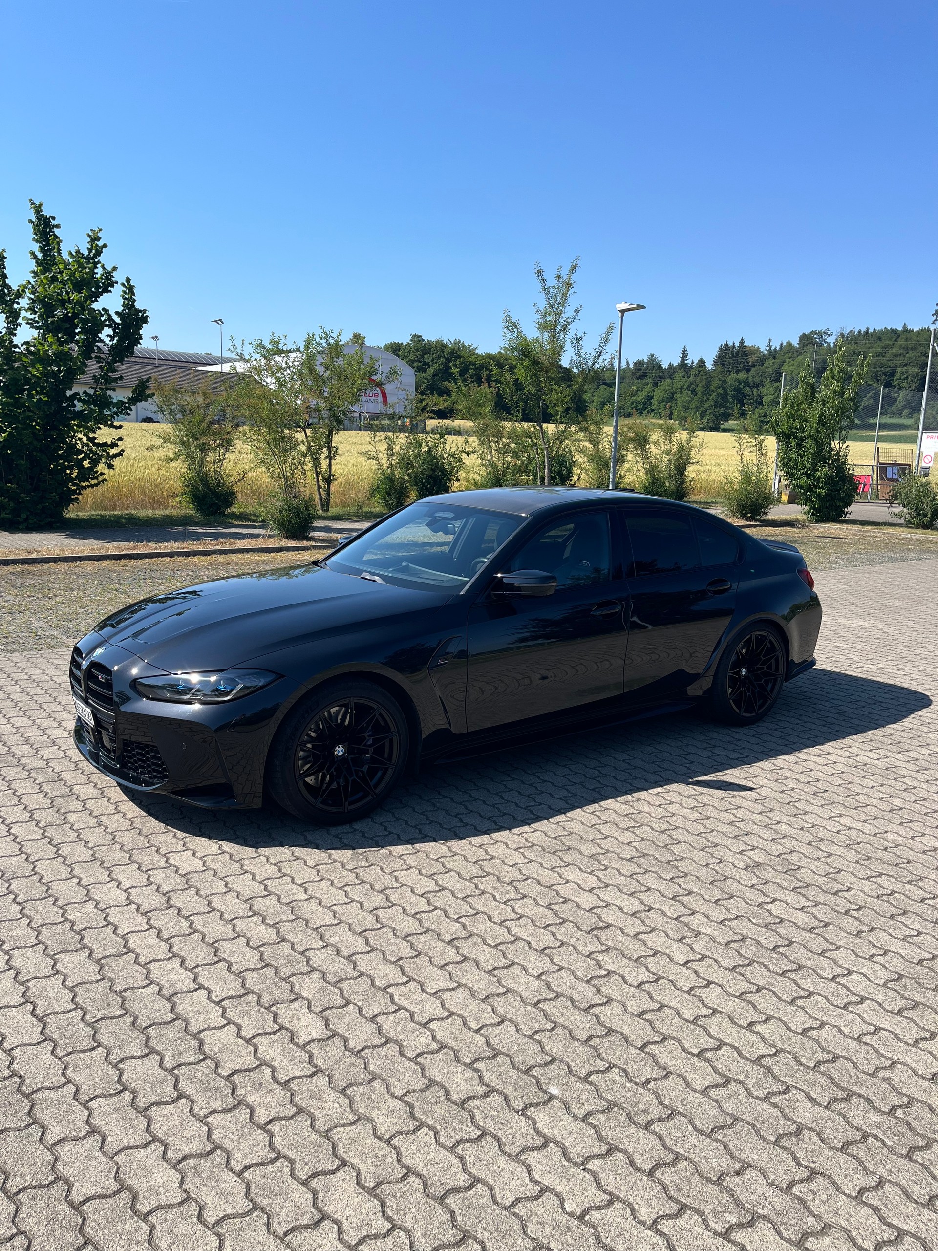 BMW M3 Competition xDrive Werksgarantie bis 11.2027 Gratis Service 10 Jahre oder 100000Km All Black-image-2