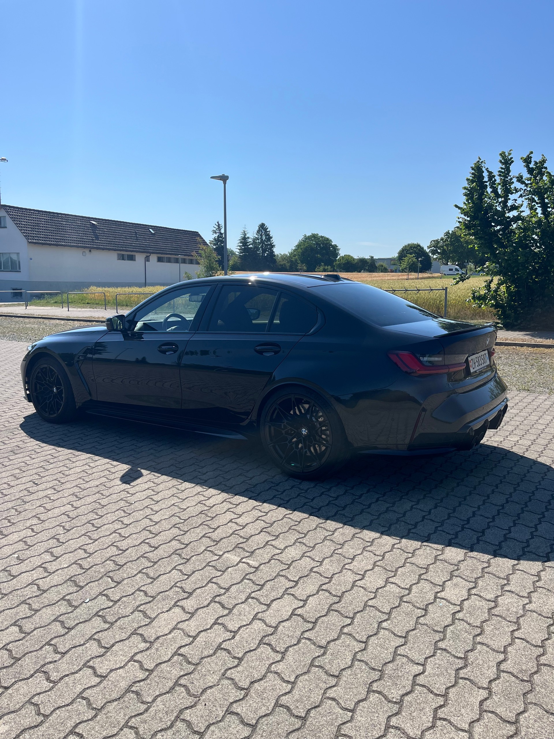 BMW M3 Competition xDrive Werksgarantie bis 11.2027 Gratis Service 10 Jahre oder 100000Km All Black-image-3