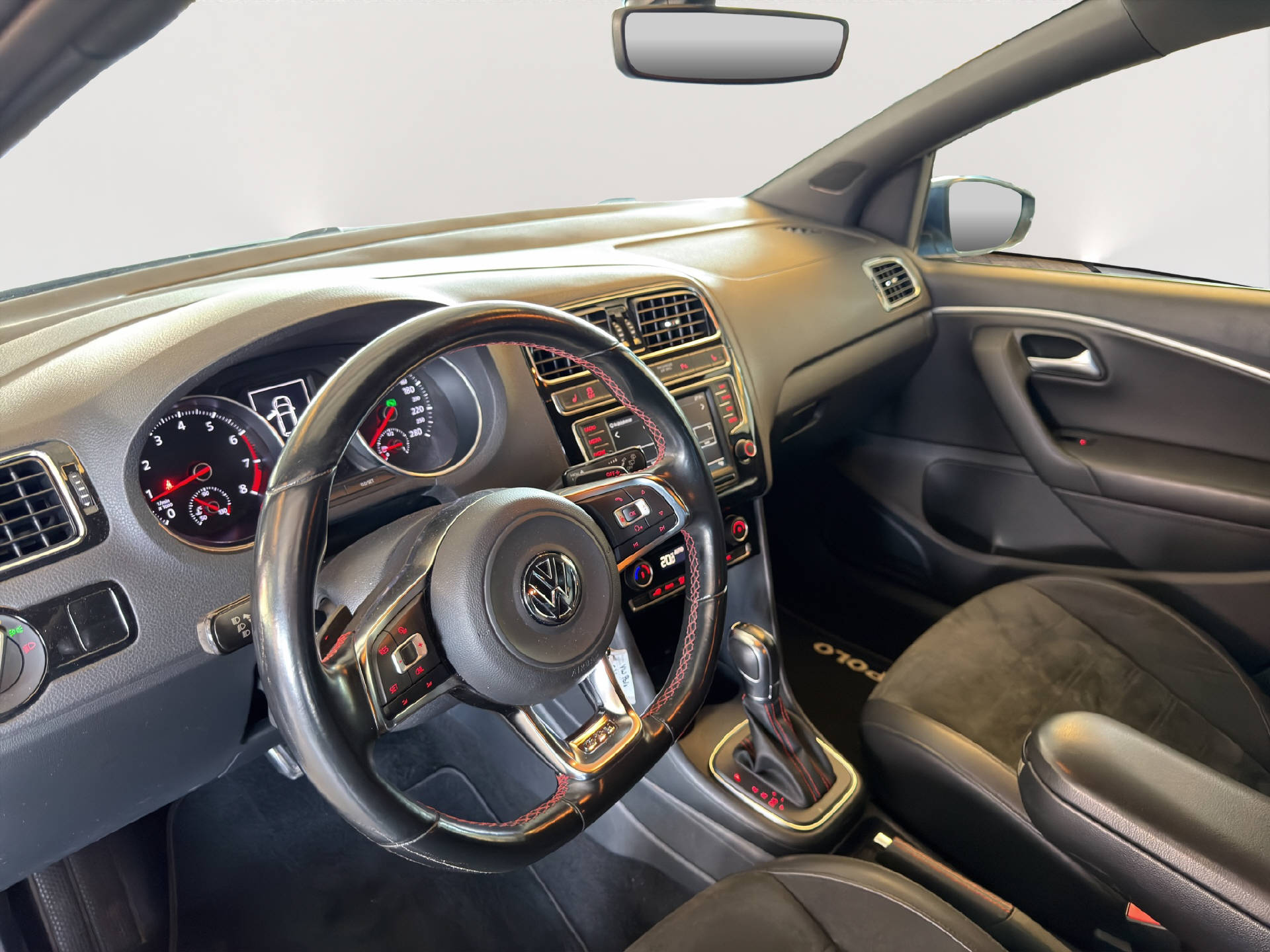 VW Polo 1.8 TSI GTI DSG-image-11