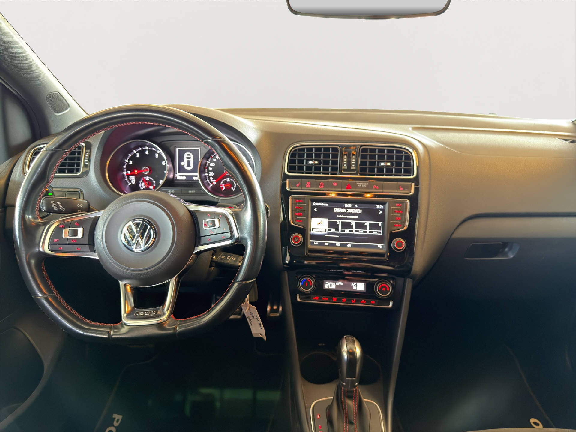 VW Polo 1.8 TSI GTI DSG-image-12