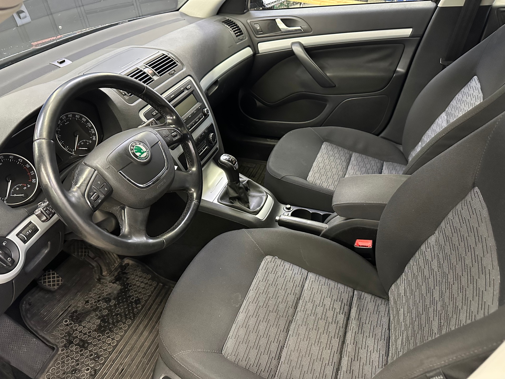 SKODA OCTAVIA-image-6