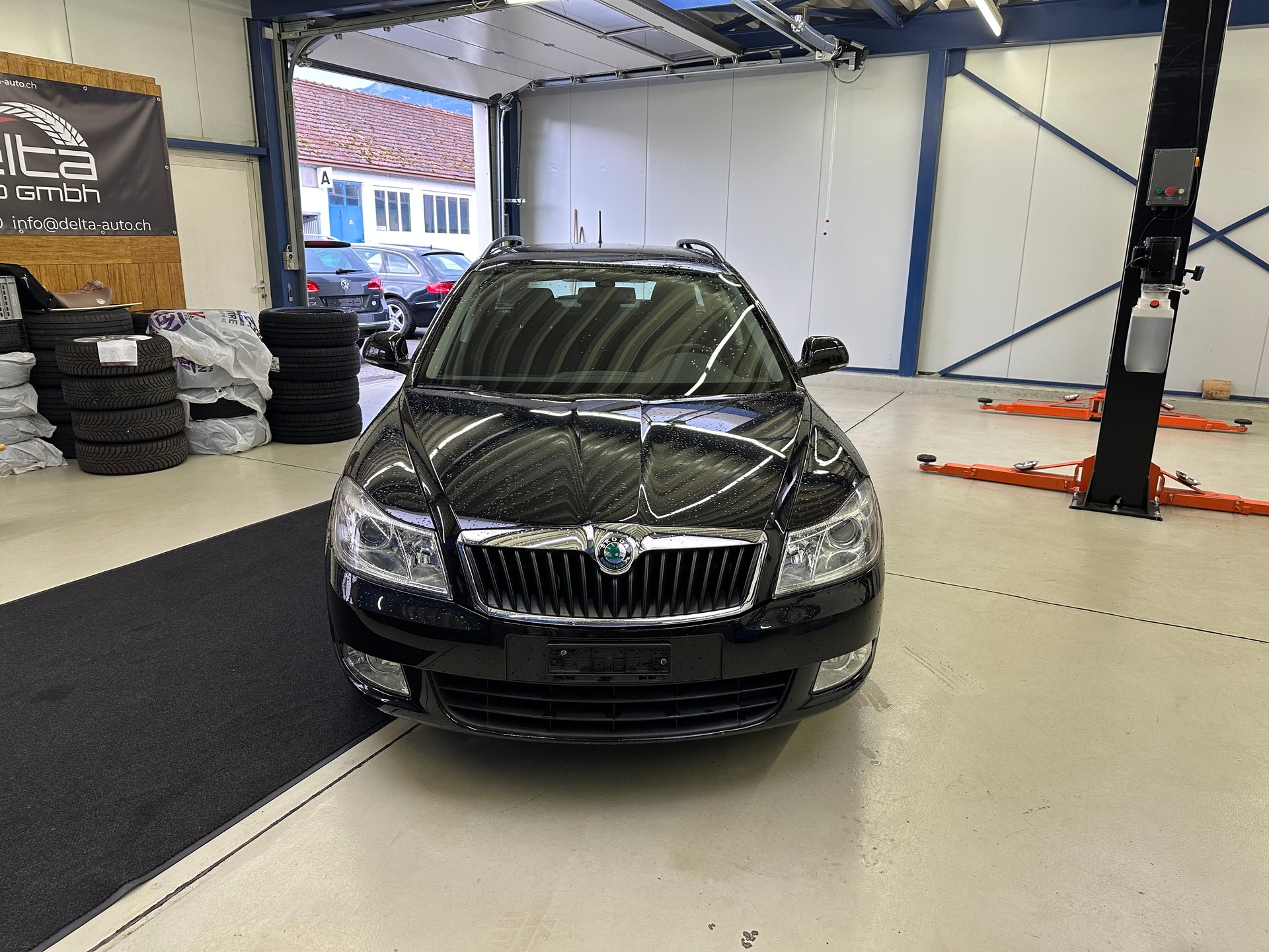 SKODA OCTAVIA-image-2