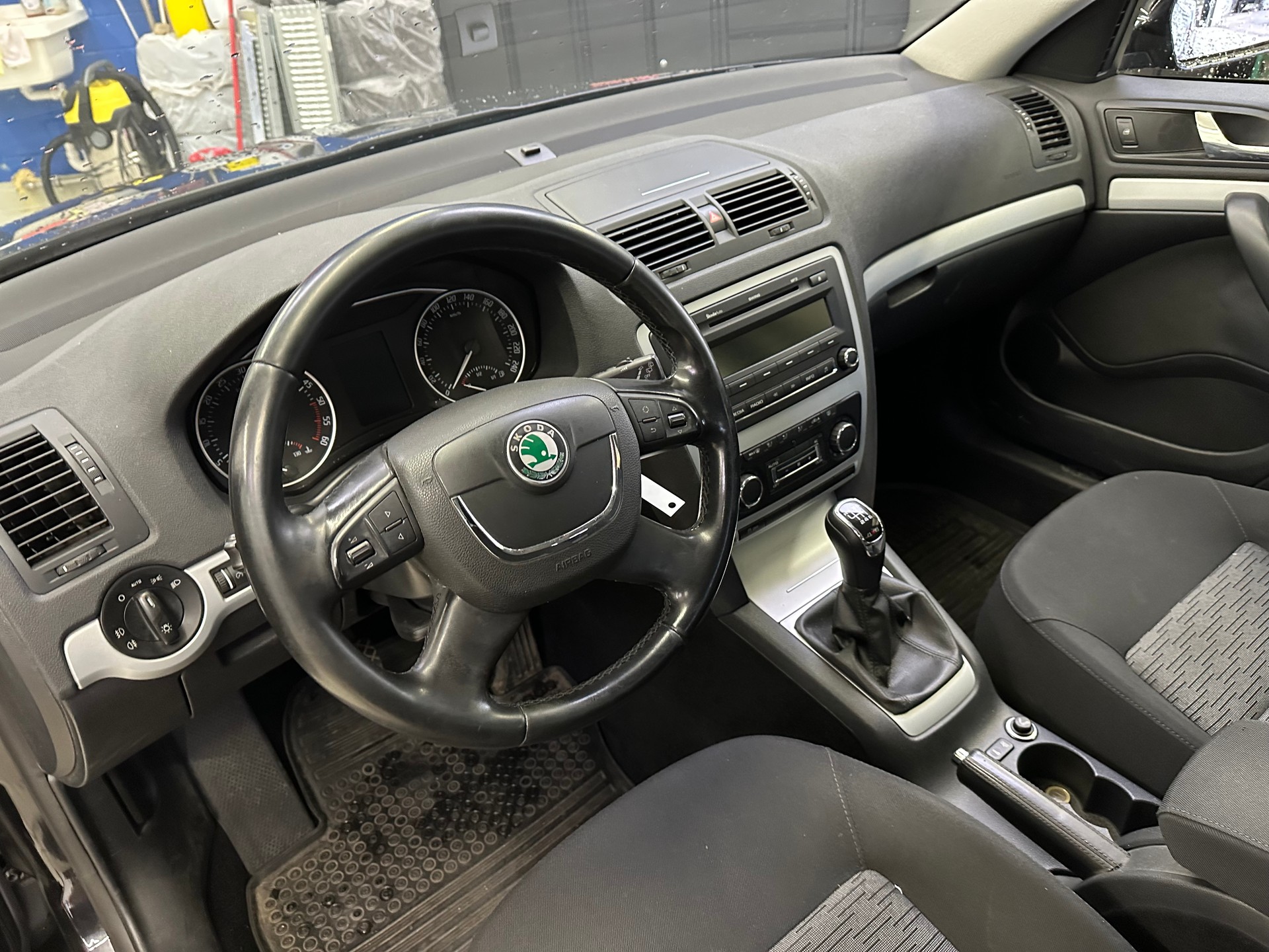 SKODA OCTAVIA-image-9