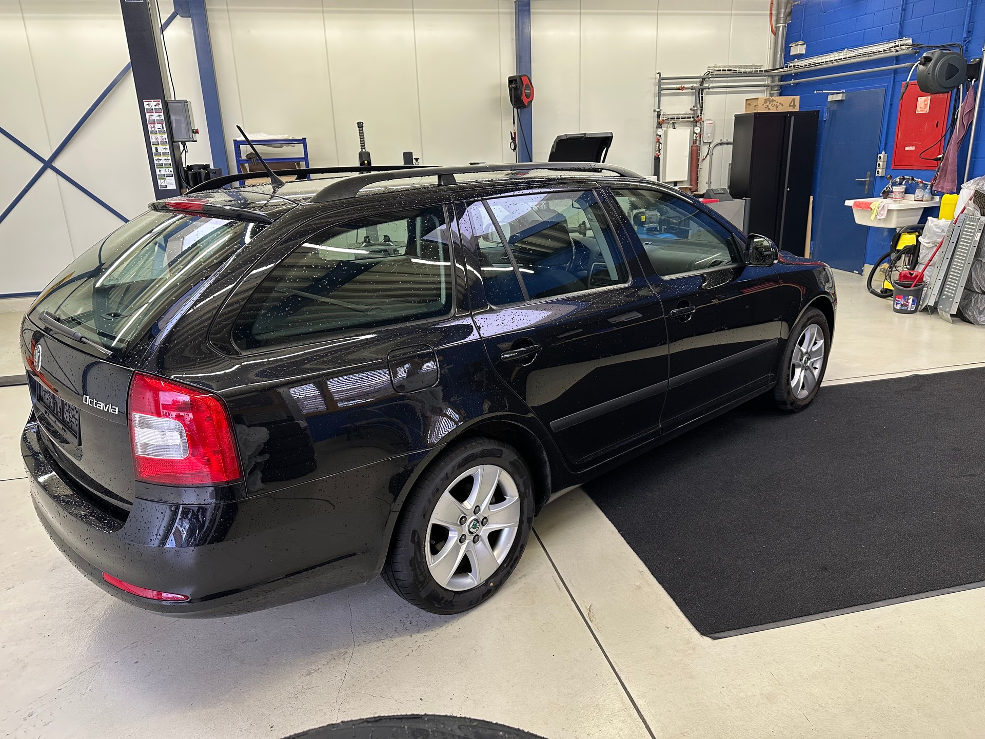 SKODA OCTAVIA-image-5