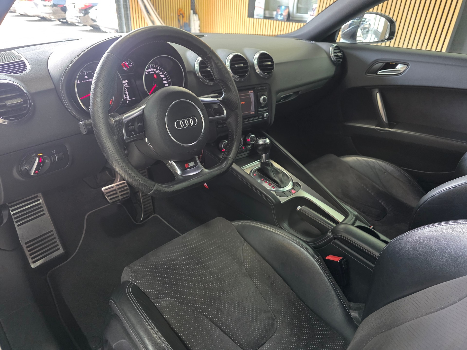 AUDI TT Coupé 2.0 TFSI S-tronic-image-7