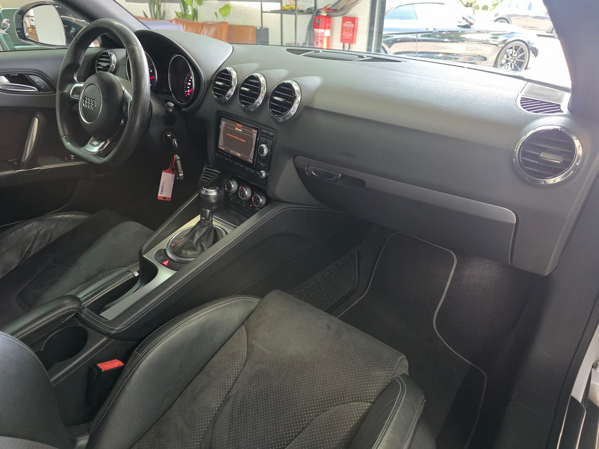 AUDI TT Coupé 2.0 TFSI S-tronic-image-8