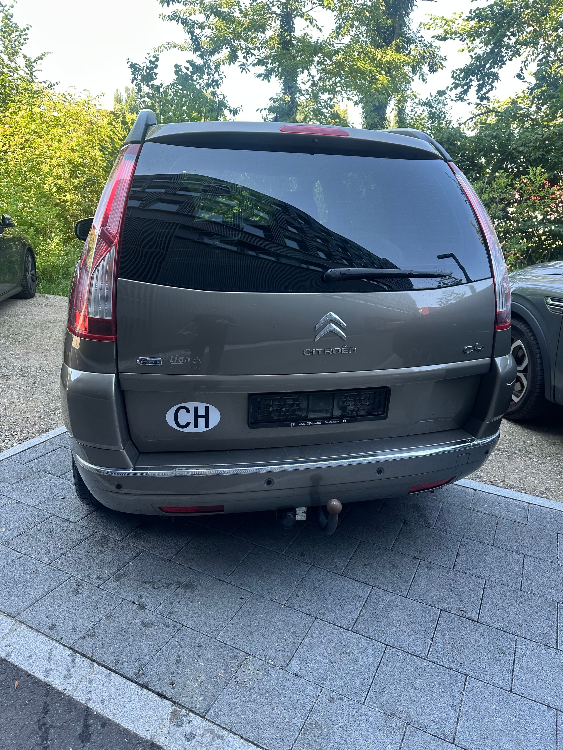 CITROEN Grand C4 Picasso 1.6 HDI 16V Attraction EGS6-image-3