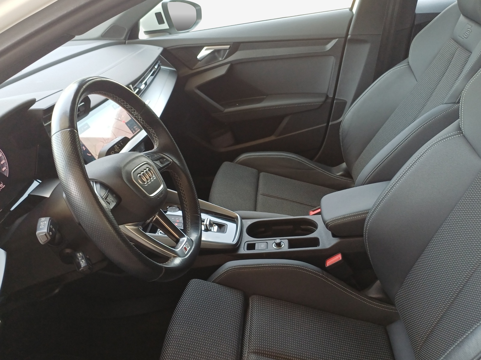 AUDI A3 Sportback 35 TFSI S line Attraction S-tronic-image-7