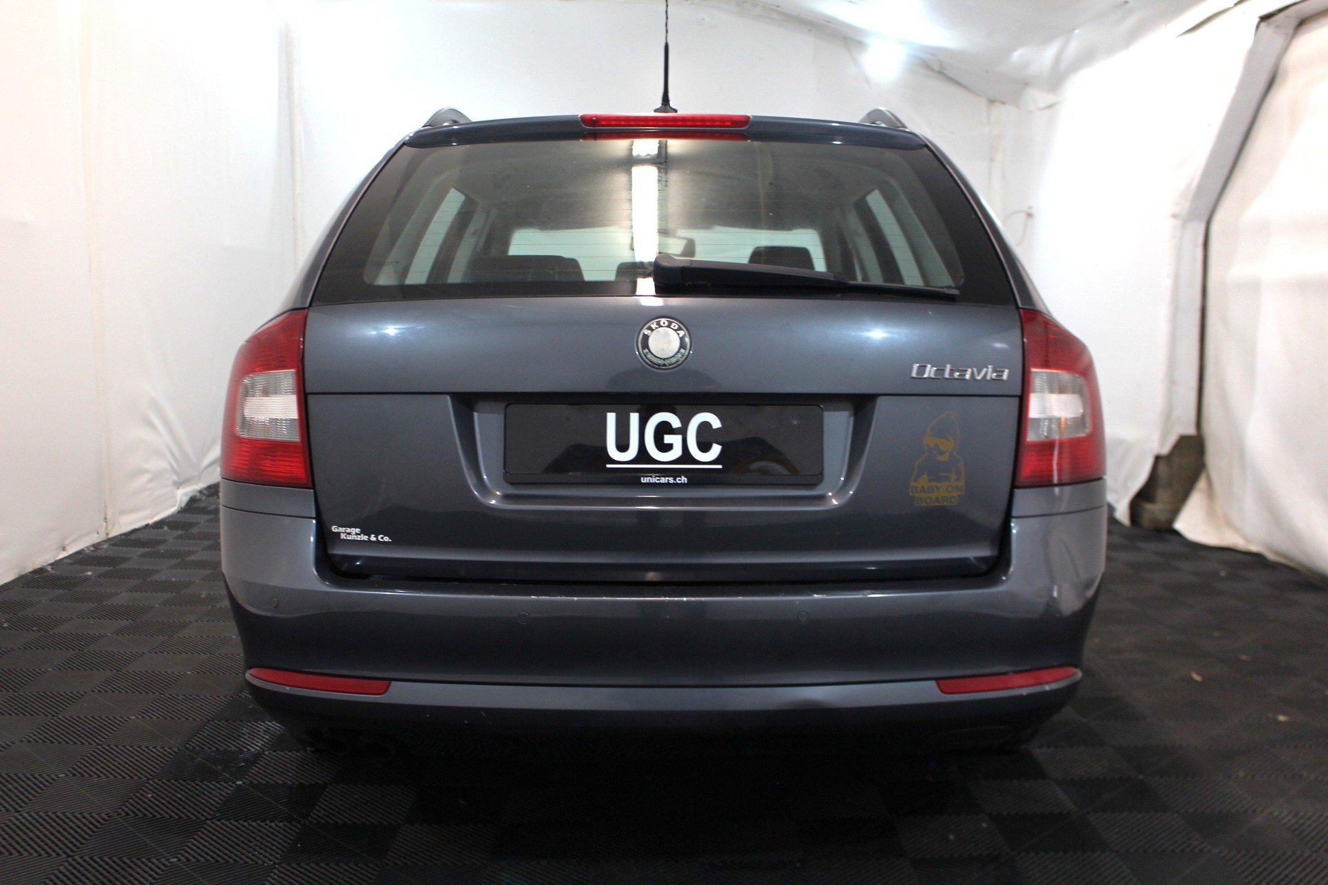 SKODA Octavia Combi 1.9 TDI Elegance DSG-image-4
