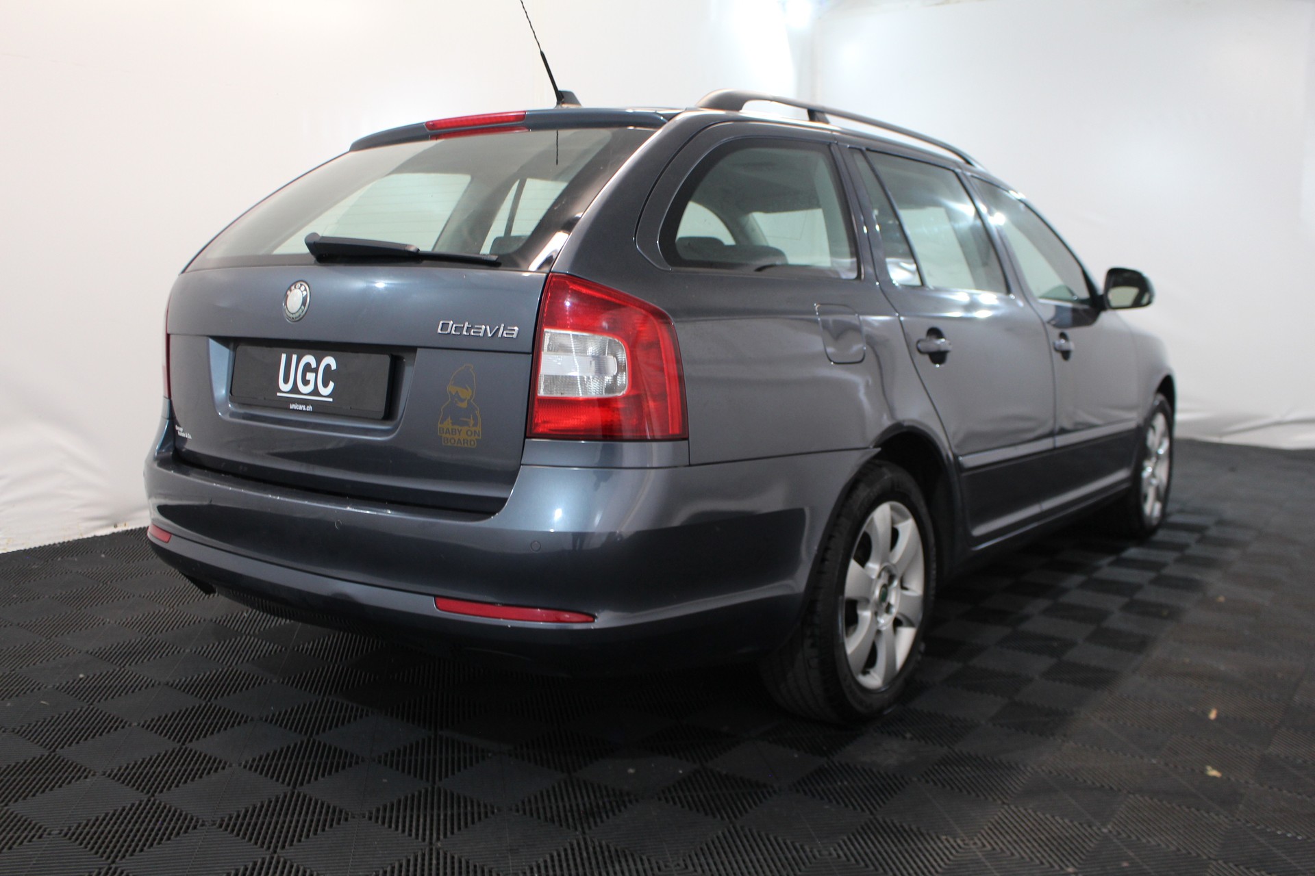 SKODA Octavia Combi 1.9 TDI Elegance DSG-image-5