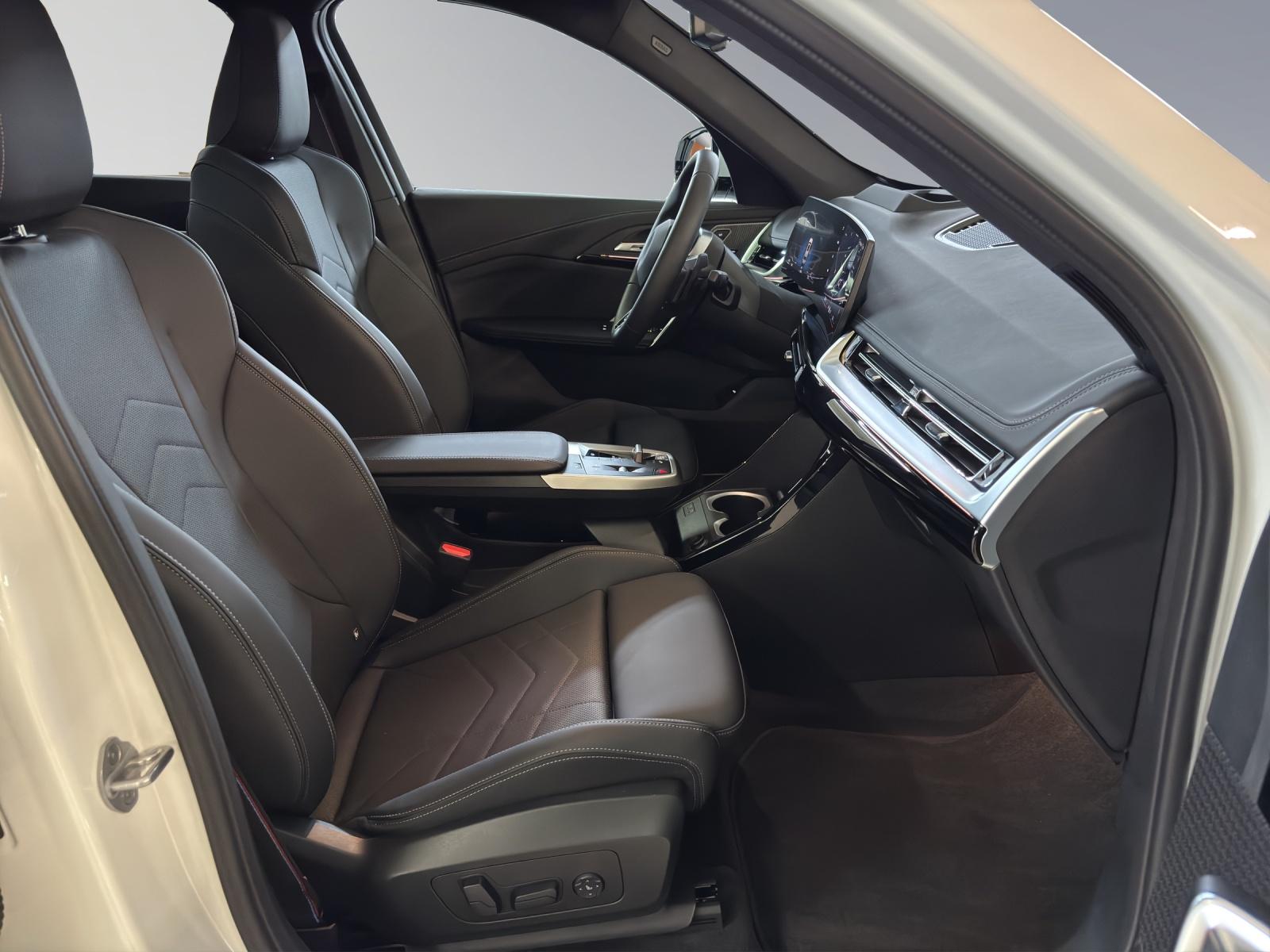 BMW X1 30e xDrive paddles-image-17