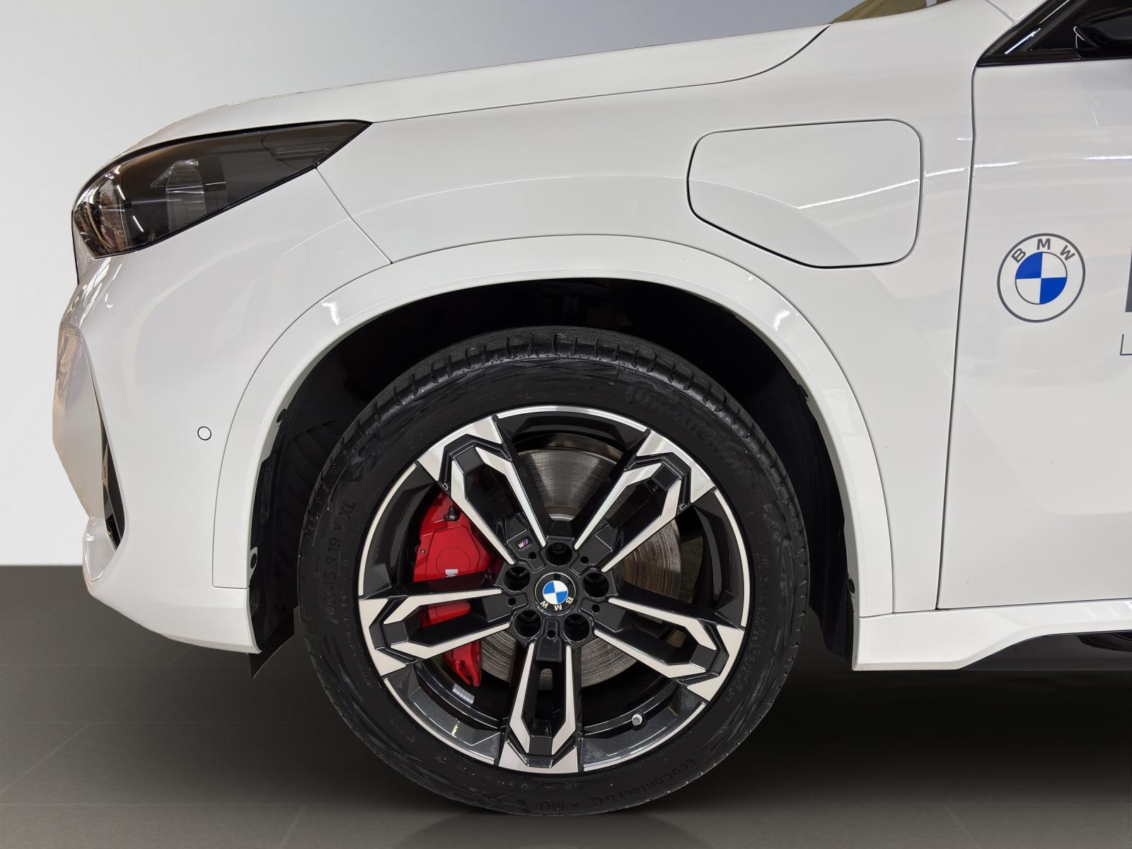 BMW X1 30e xDrive paddles-image-4