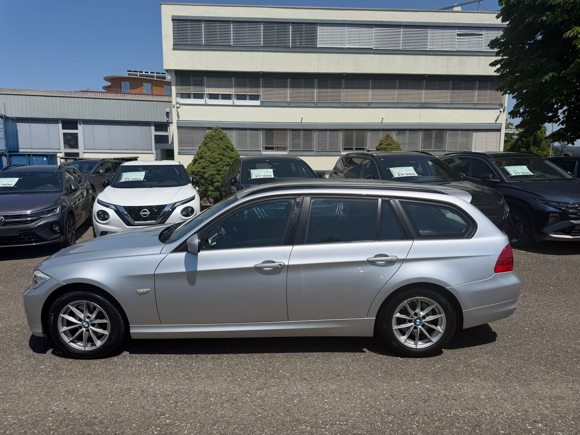 BMW 320i Touring Steptronic-image-1