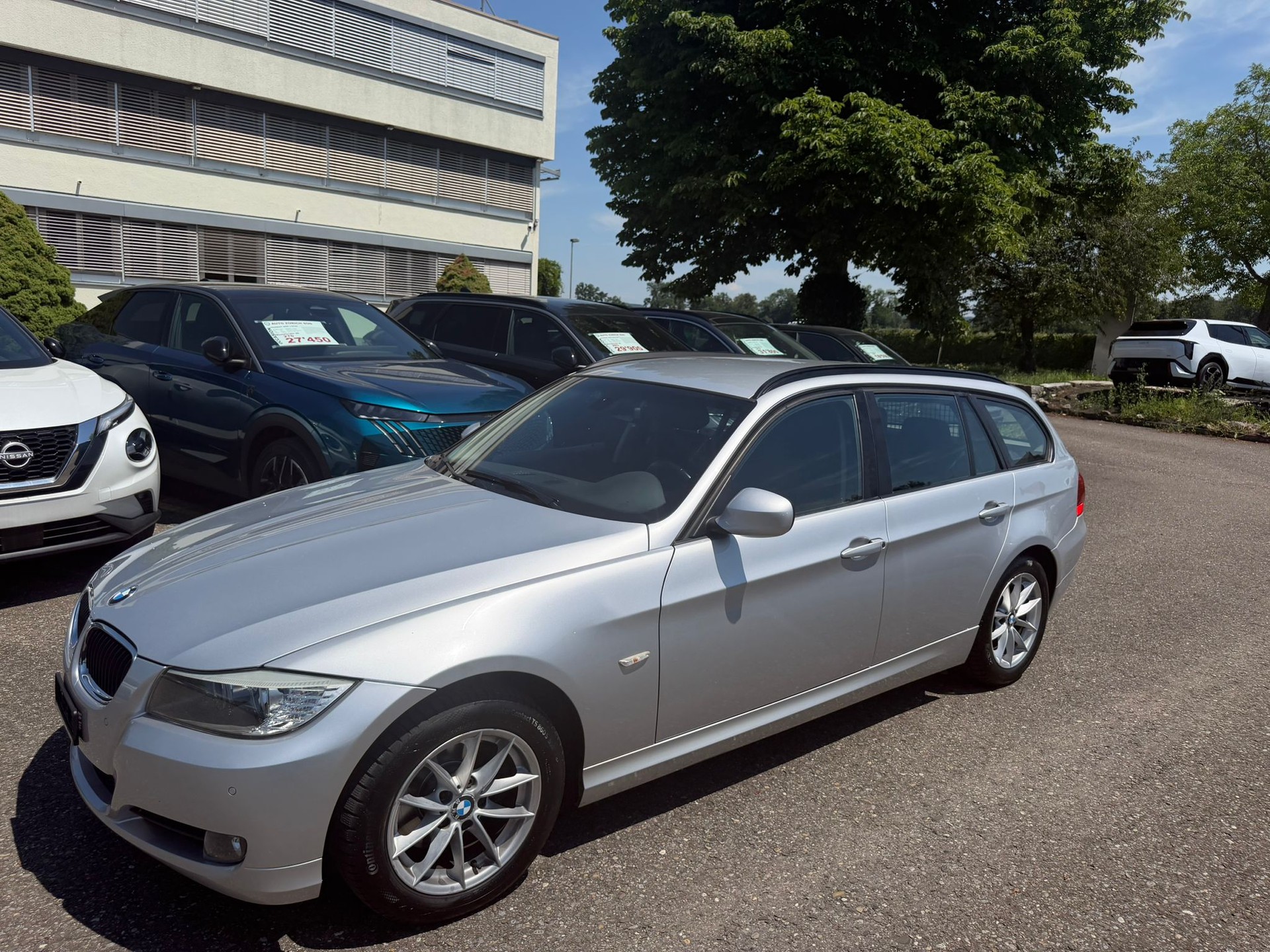 BMW 320i Touring Steptronic-image-3