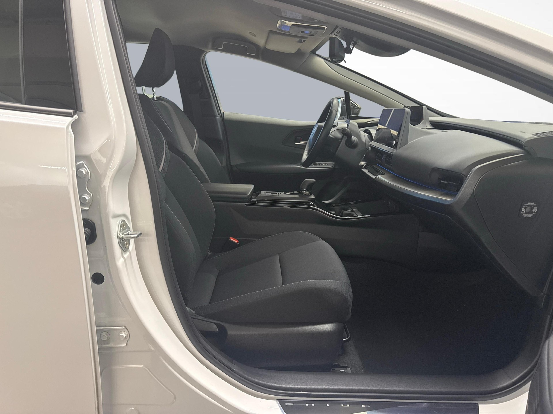 TOYOTA Prius 2.0 Plug-In-Hybrid Style - Ruote invernali & Servizi inclusi-image-9