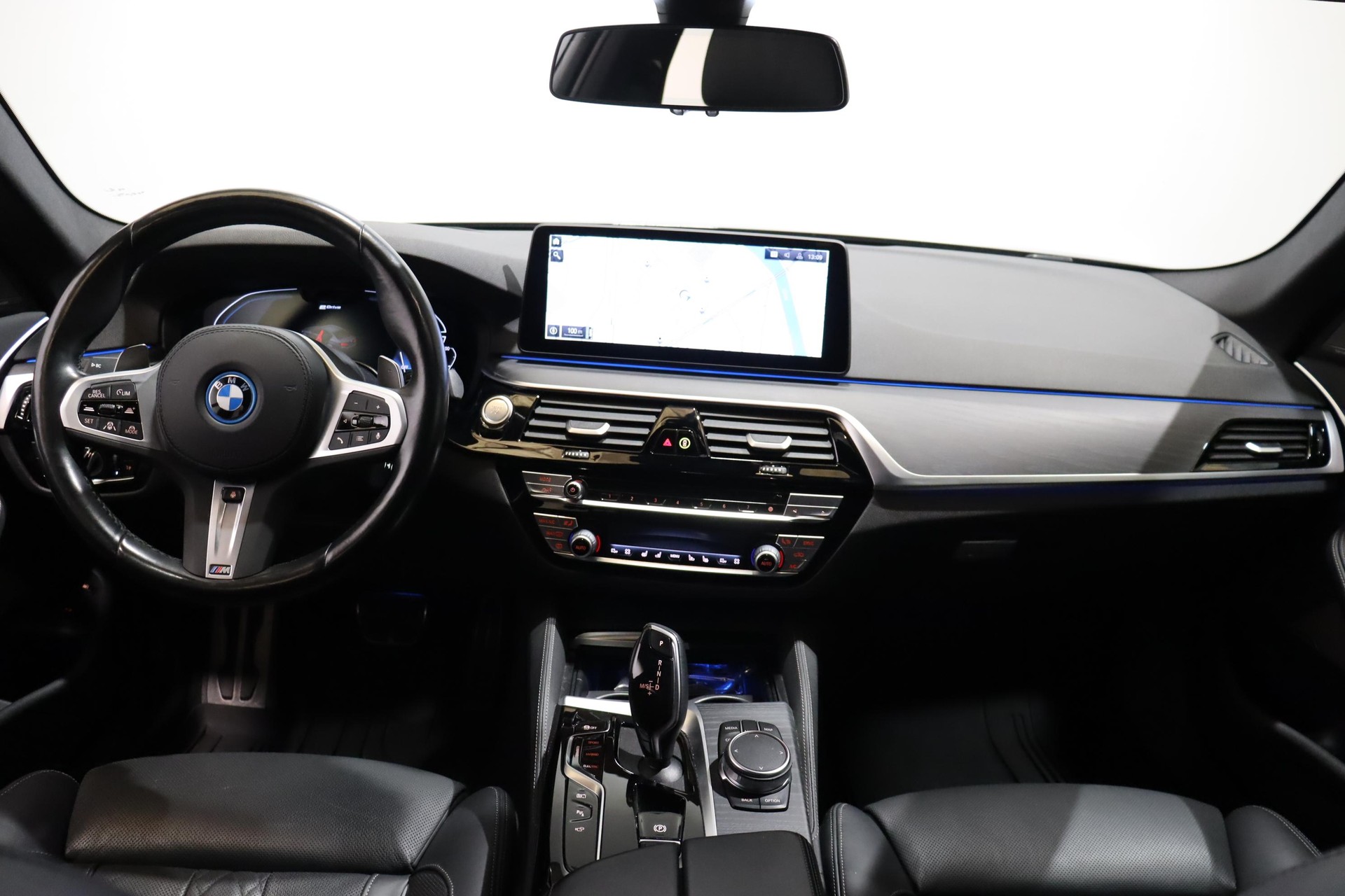 BMW 545e xDrive SAG-image-7