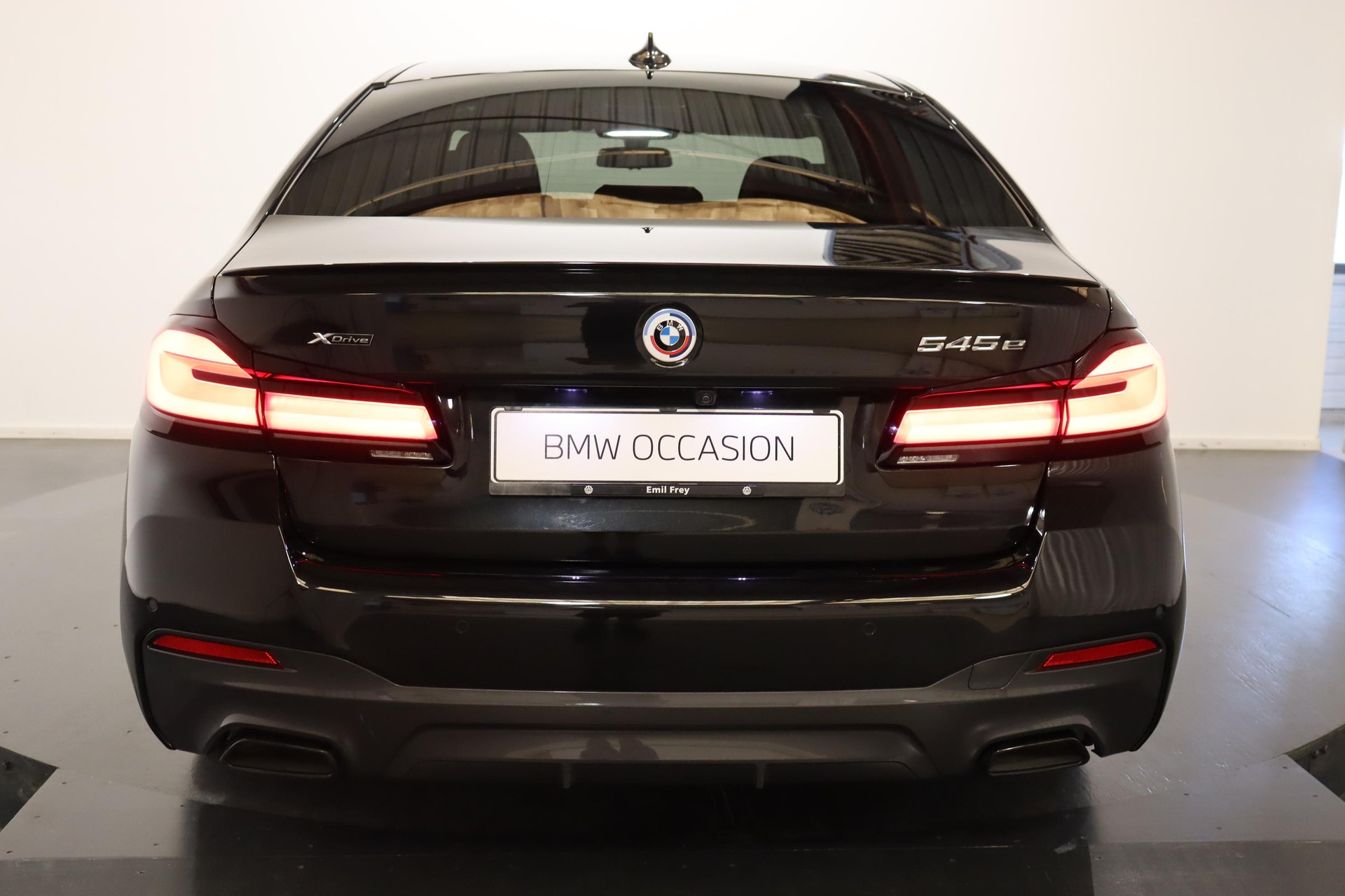 BMW 545e xDrive SAG-image-4