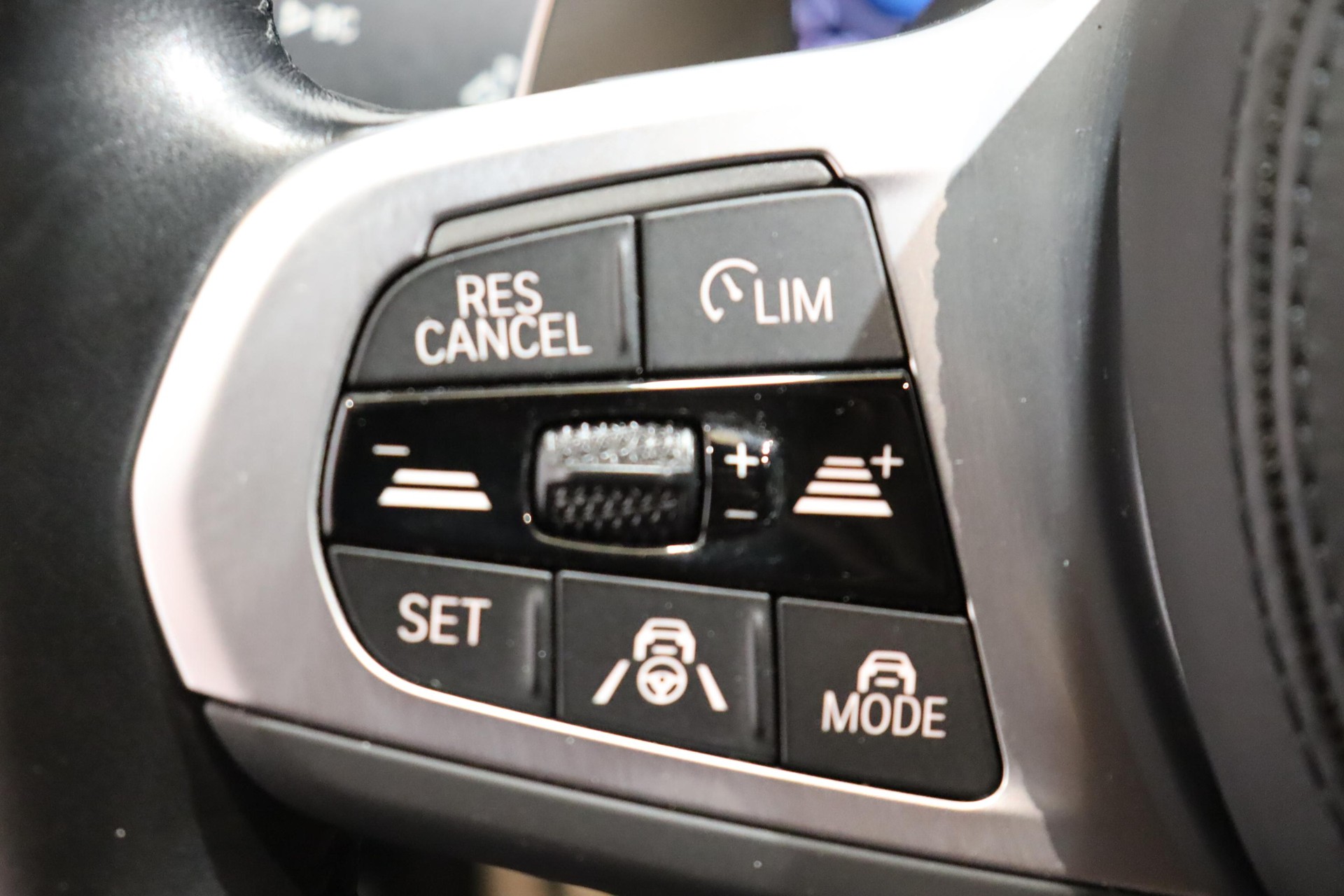 BMW 545e xDrive SAG-image-17