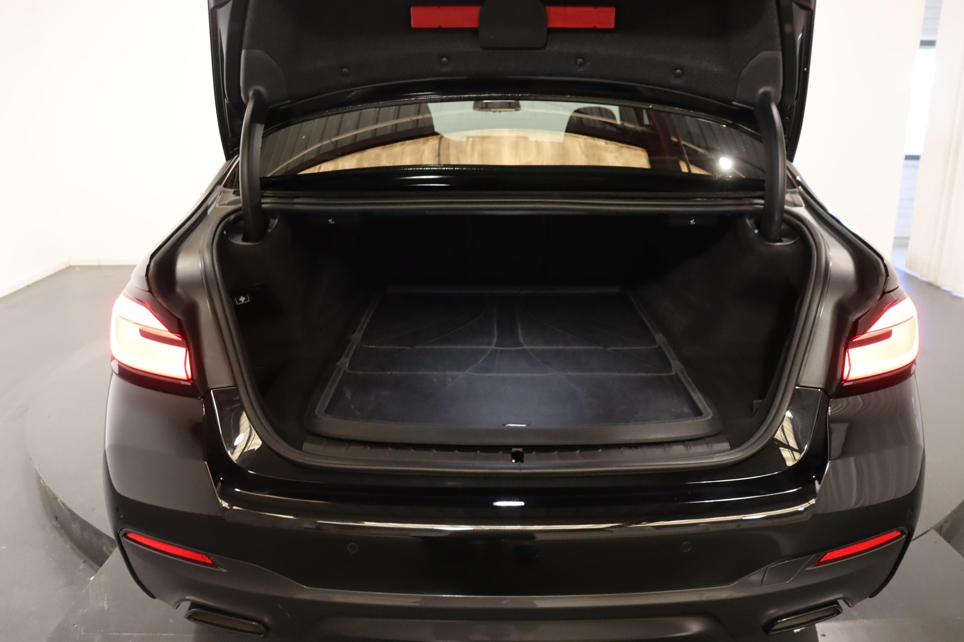 BMW 545e xDrive SAG-image-5