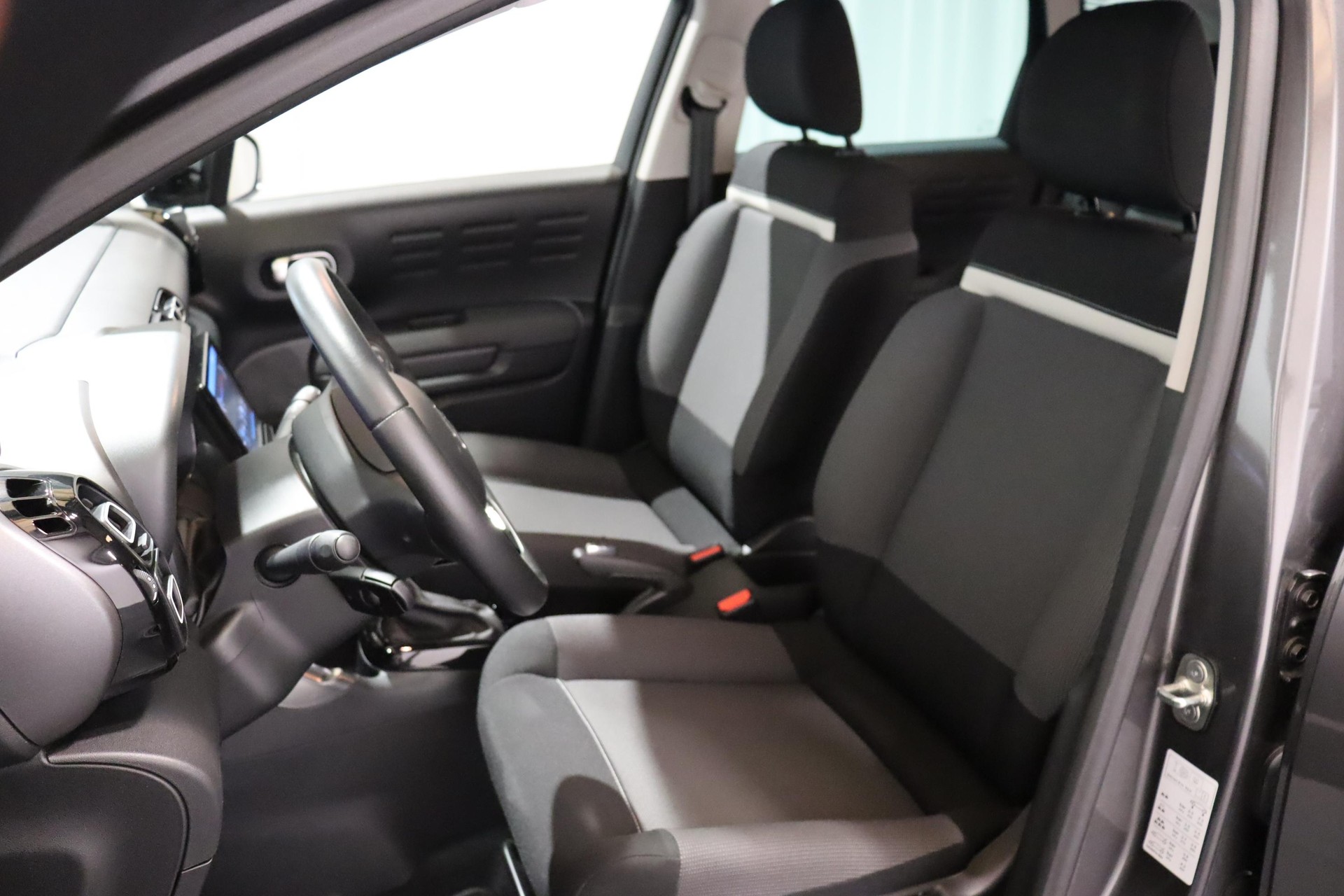 CITROEN C3 Aircross 1.2 PureTech 130 Swiss Edition-image-4