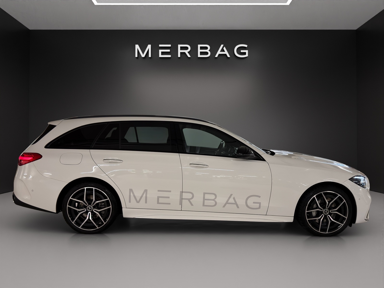 MERCEDES-BENZ C 300 T 4 Matic-image-1