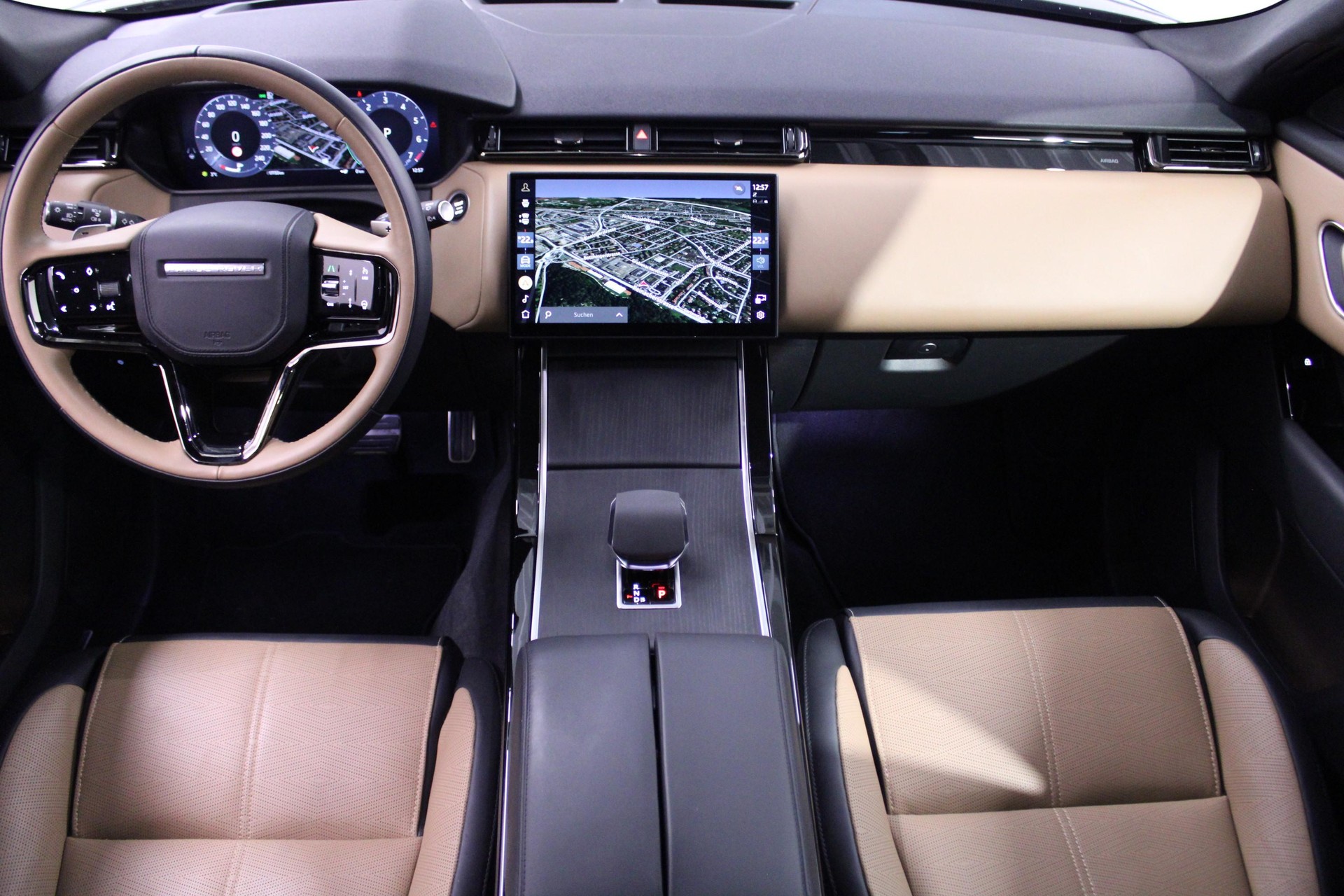 LAND ROVER Range Rover Velar 2.0 P400e R-Dynamic HSE-image-10