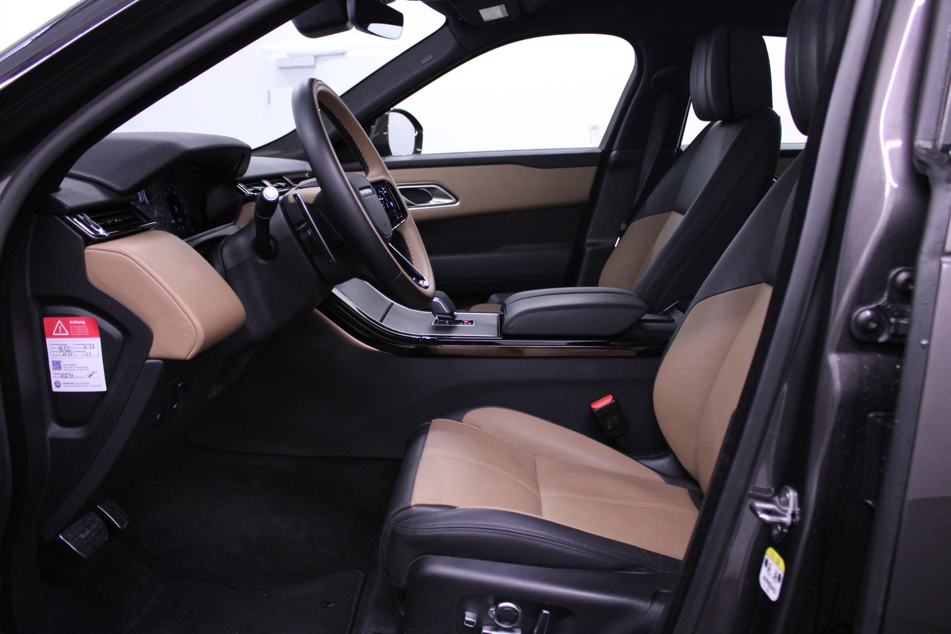 LAND ROVER Range Rover Velar 2.0 P400e R-Dynamic HSE-image-7