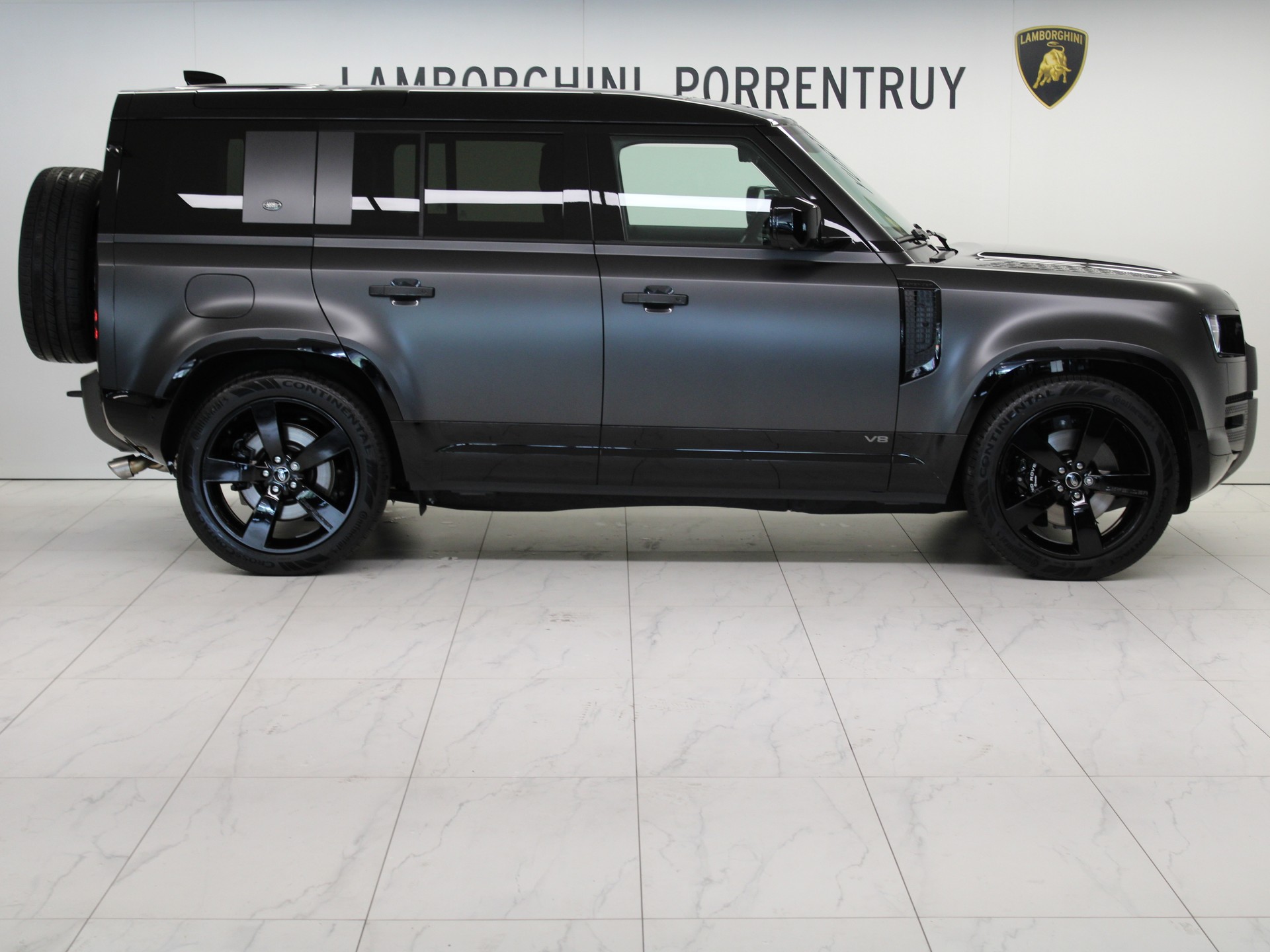 LAND ROVER Defender 110 525 V8 5.0 Carpathian Edition AT8-image-1