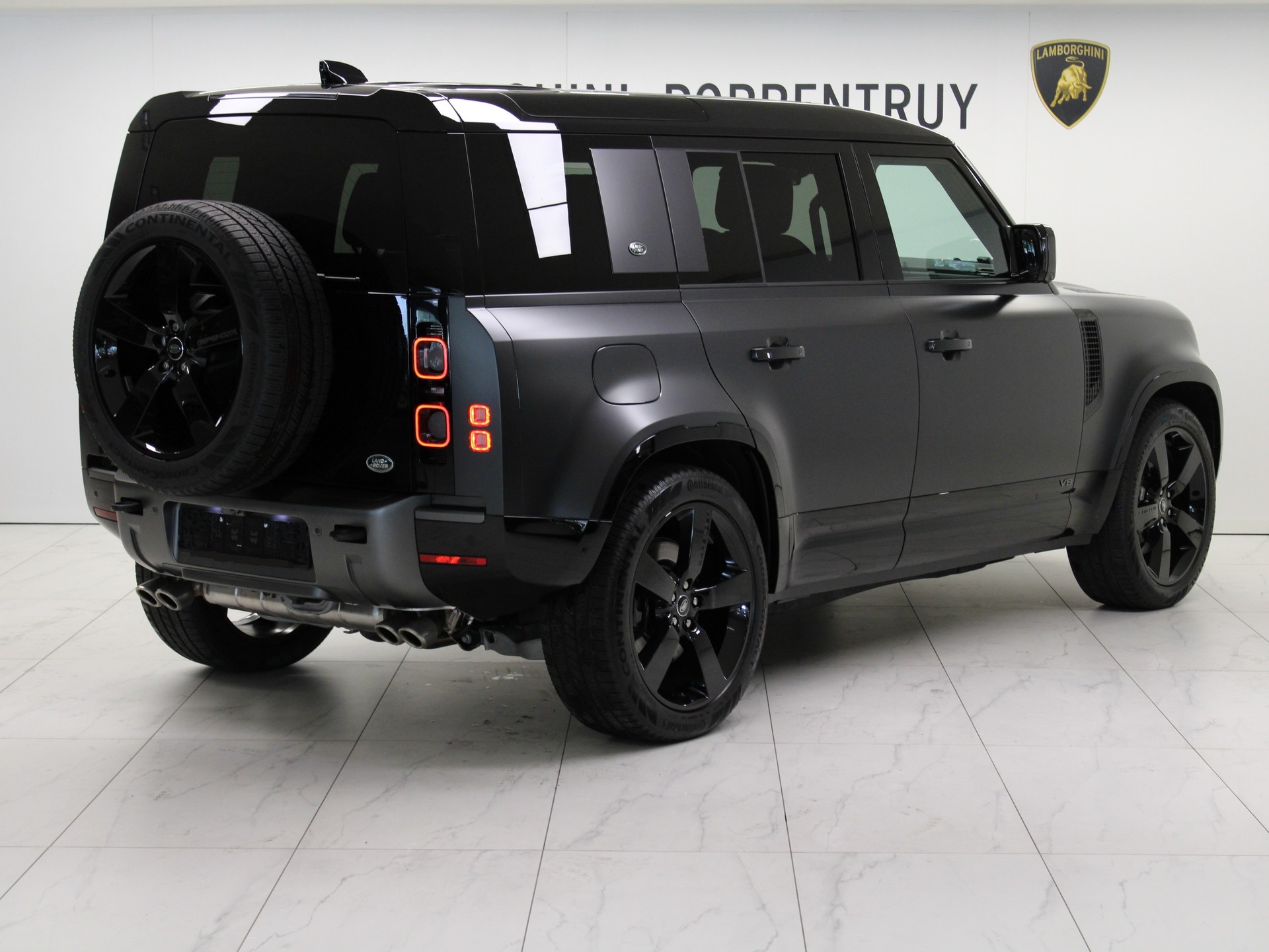 LAND ROVER Defender 110 525 V8 5.0 Carpathian Edition AT8-image-2
