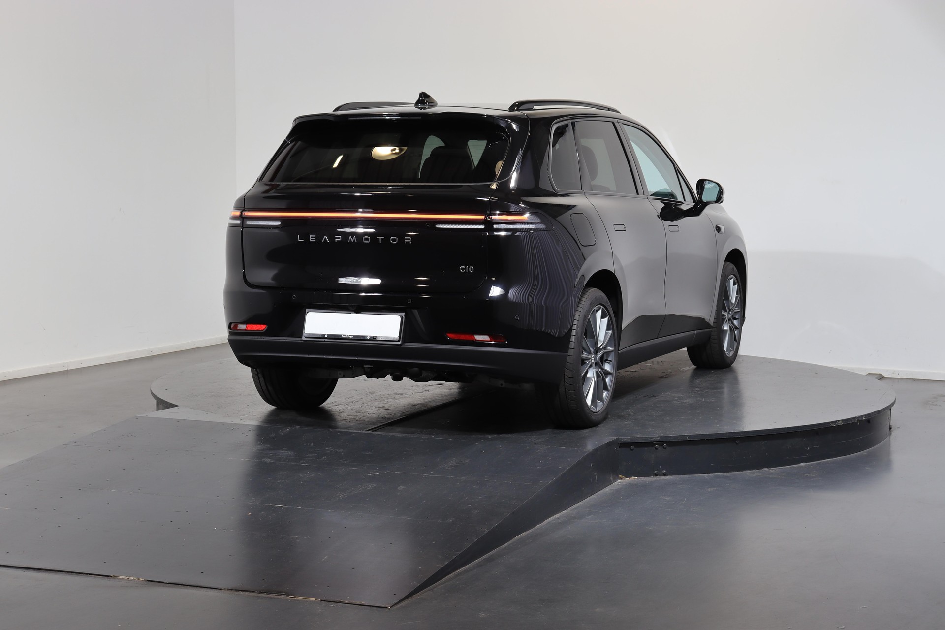 LEAPMOTOR C10 Design AWD-image-2