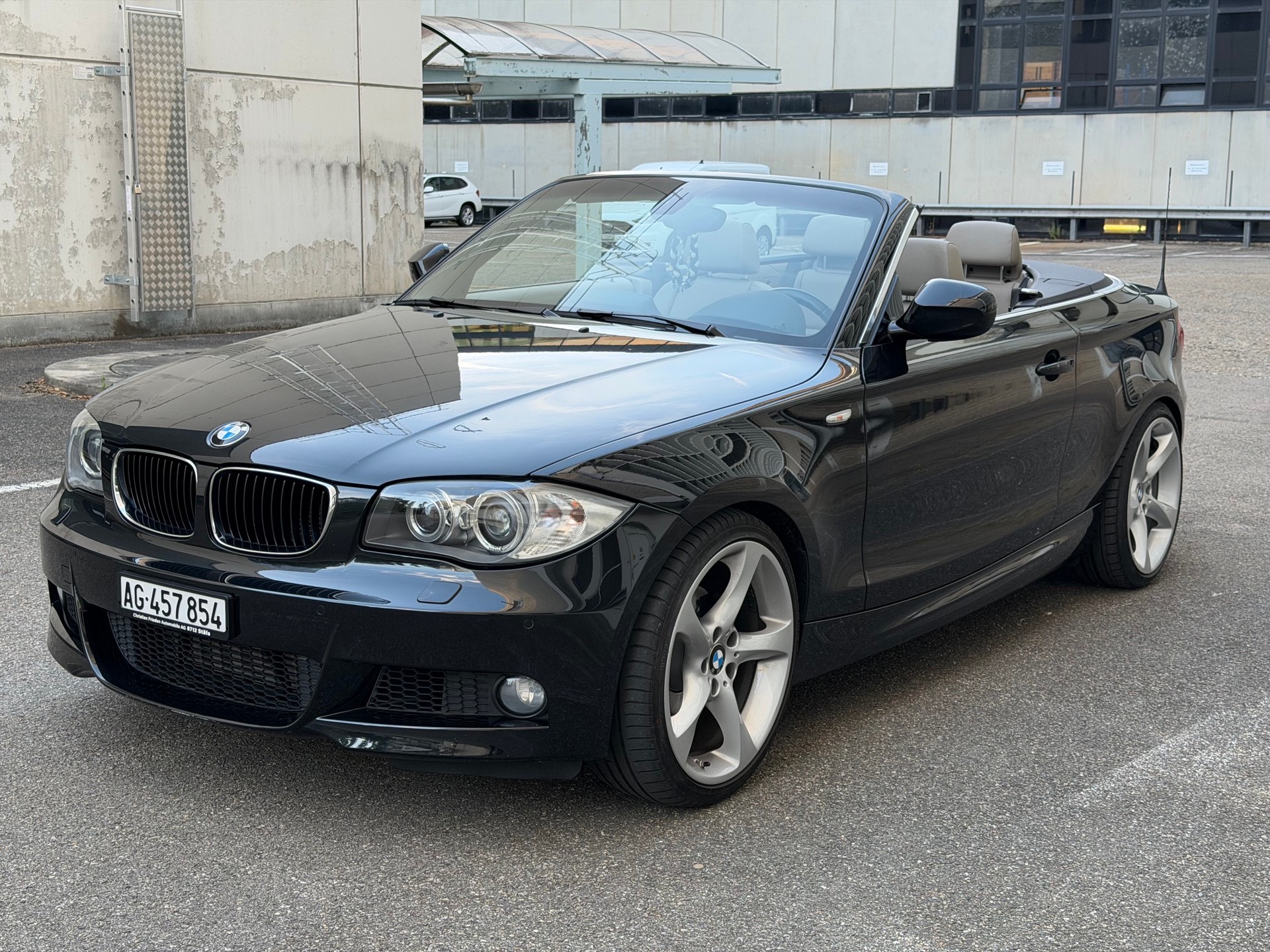 BMW 120d-image-1