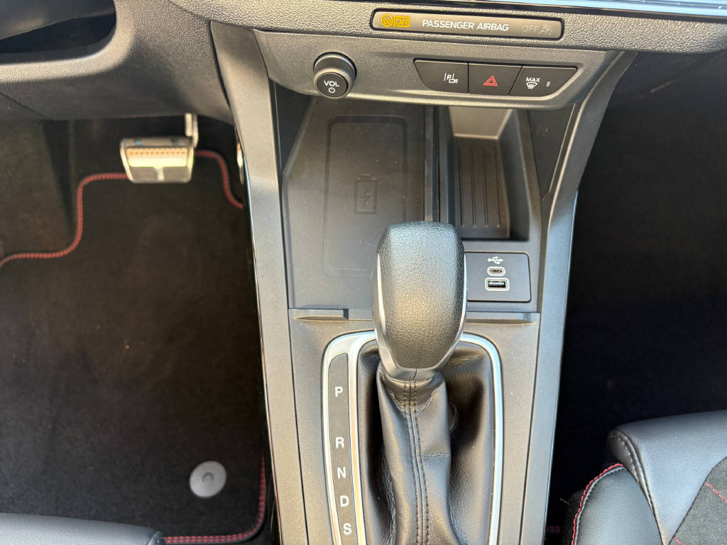 FORD Puma 1.0 EcoB Hybrid 155 ST-Line X **White Edition**-image-15