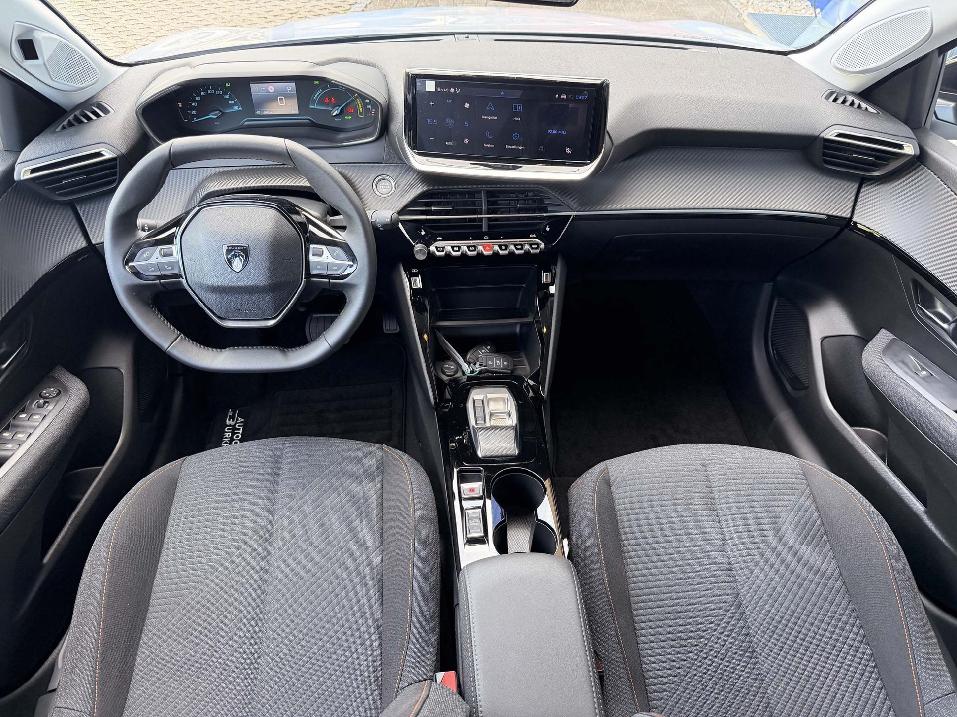 PEUGEOT 208 e-Business * 8 Jahre Werksgarantie*-image-9