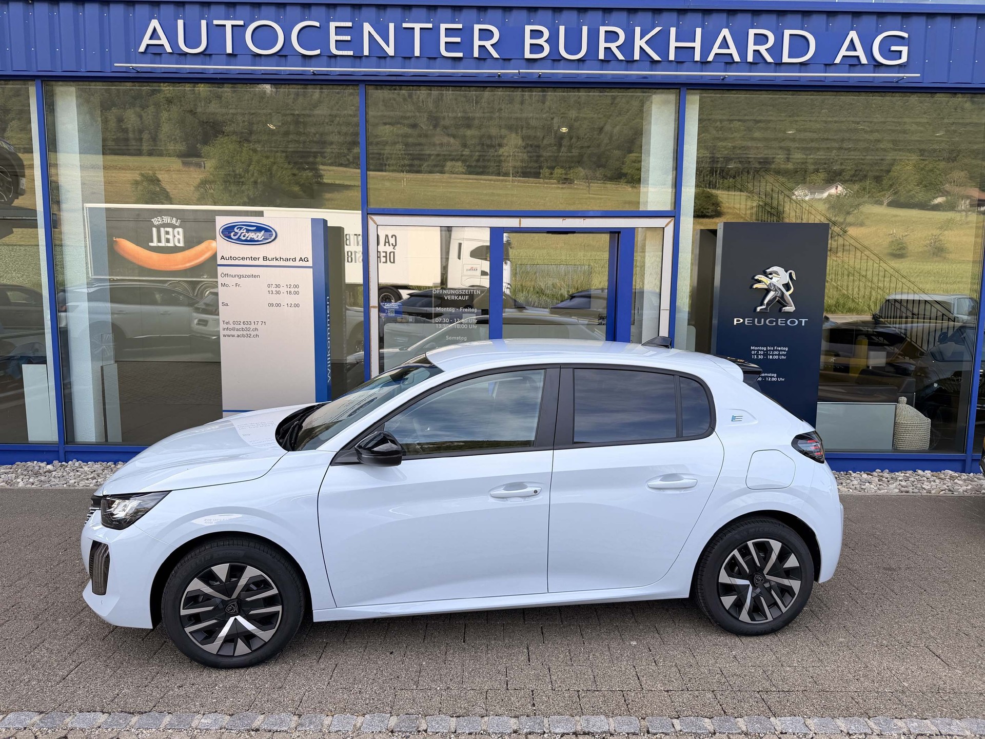 PEUGEOT 208 e-Business * 8 Jahre Werksgarantie*