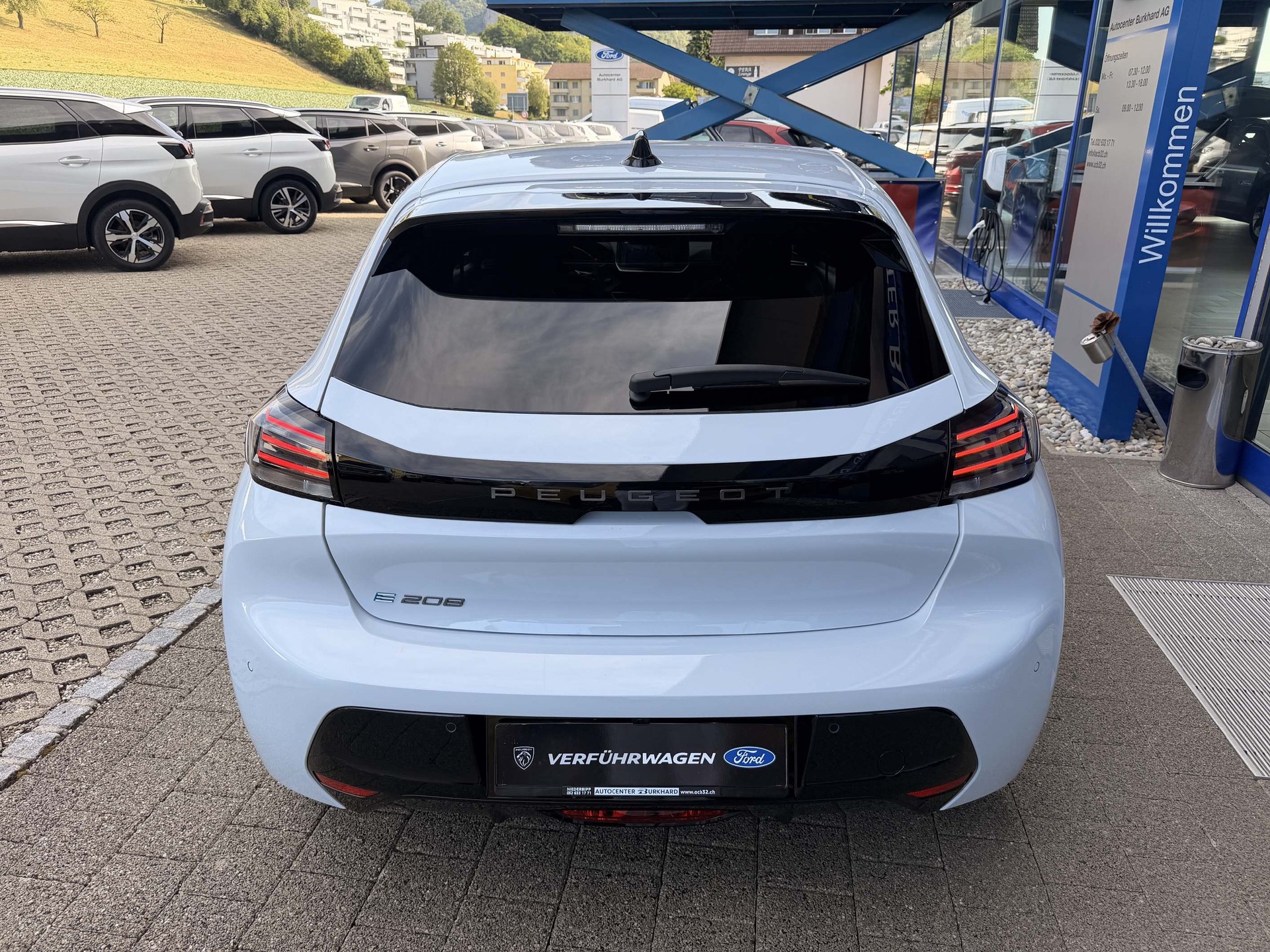 PEUGEOT 208 e-Business * 8 Jahre Werksgarantie*-image-5