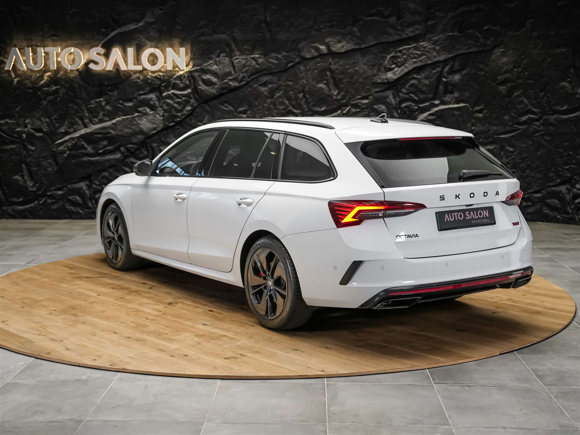 SKODA Octavia Combi 2.0 TSI DSG RS *Werksgarantie*Head Up Display*Abstandsregler*-image-2