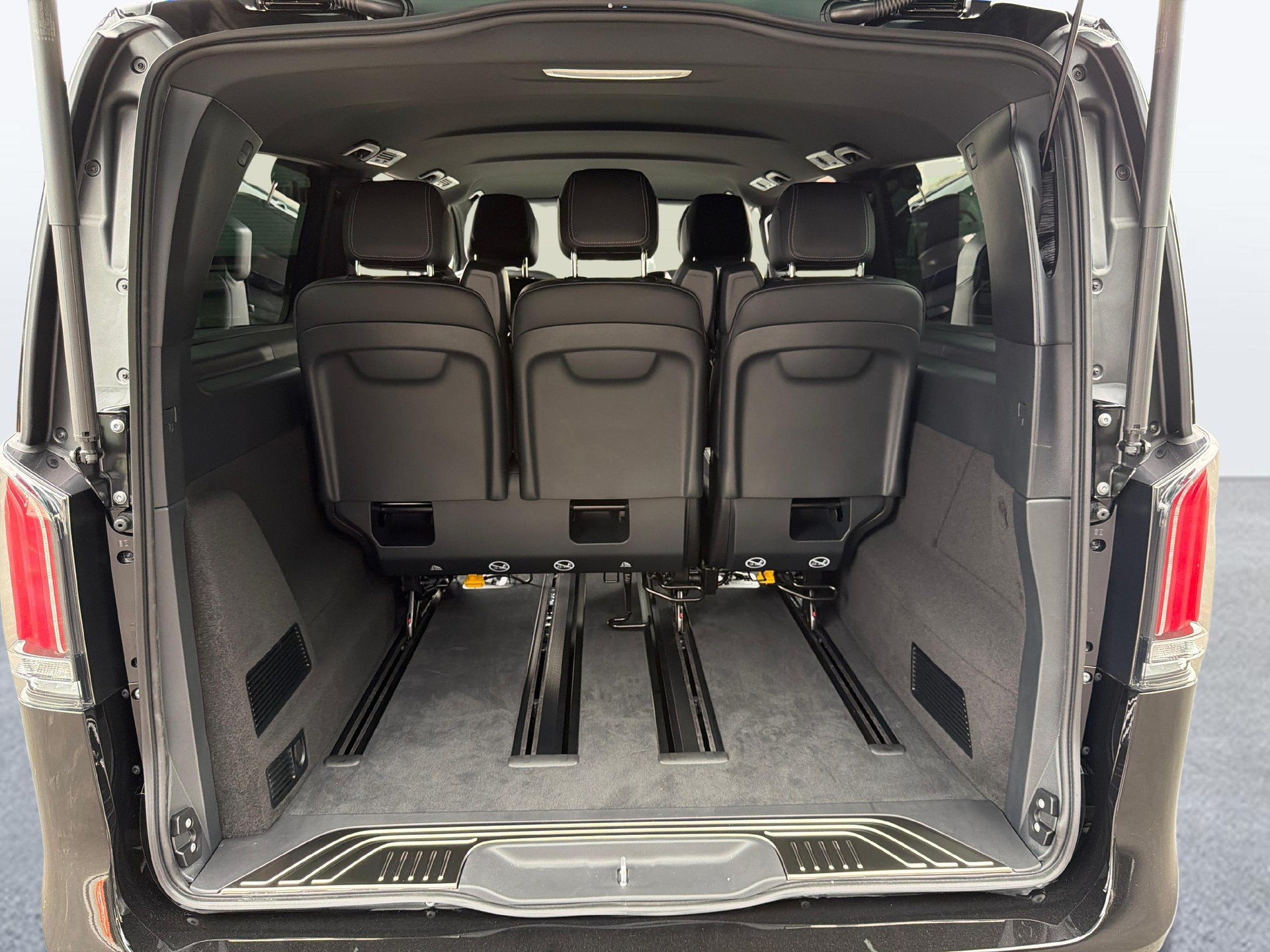 MERCEDES-BENZ V 300 d Exclusive extra lang Van-image-11