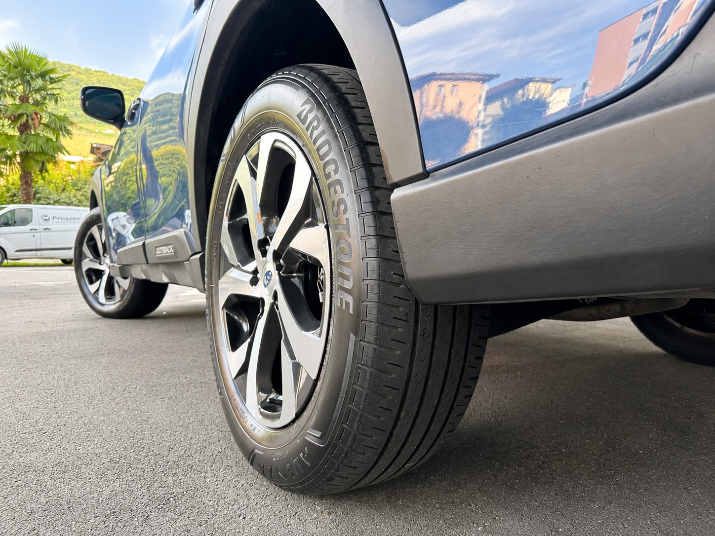 SUBARU Outback 2.5i Luxury AWD Lineartronic-image-15