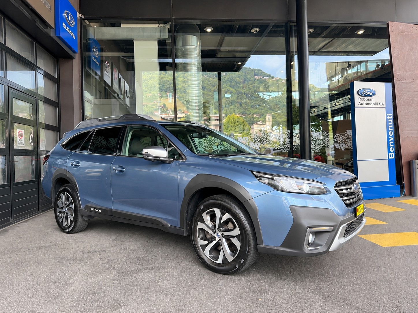 SUBARU Outback 2.5i Luxury AWD Lineartronic-image-3