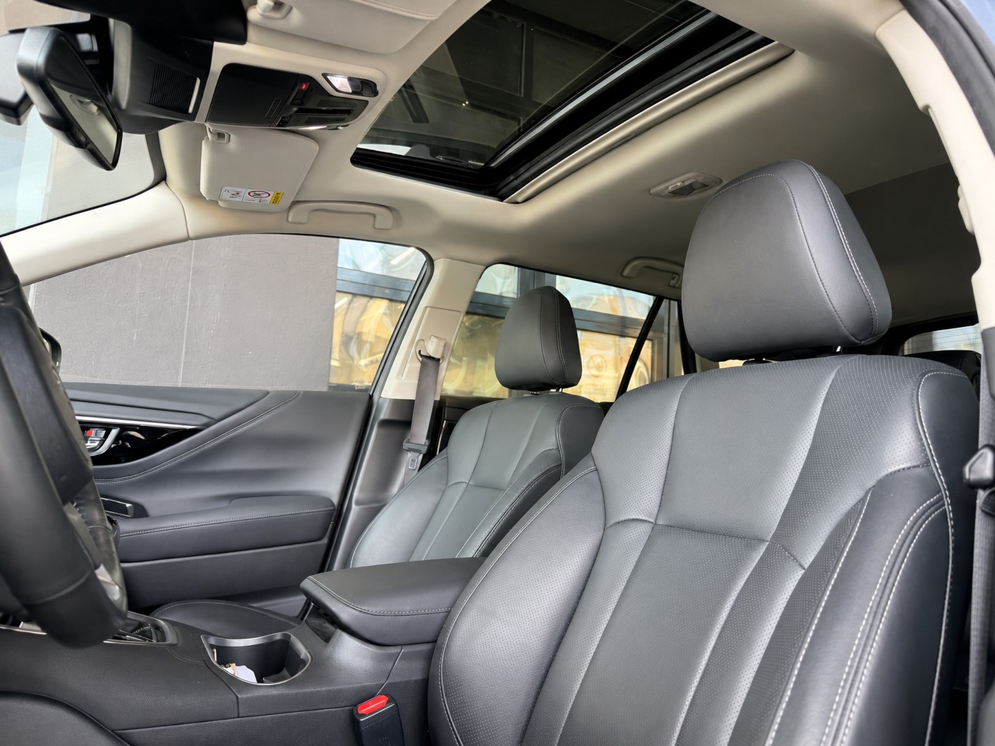SUBARU Outback 2.5i Luxury AWD Lineartronic-image-11