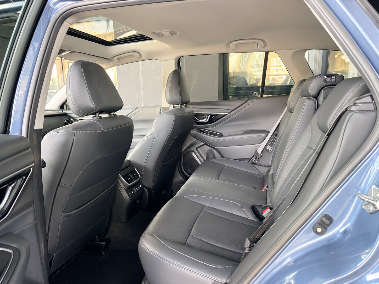 SUBARU Outback 2.5i Luxury AWD Lineartronic-image-13