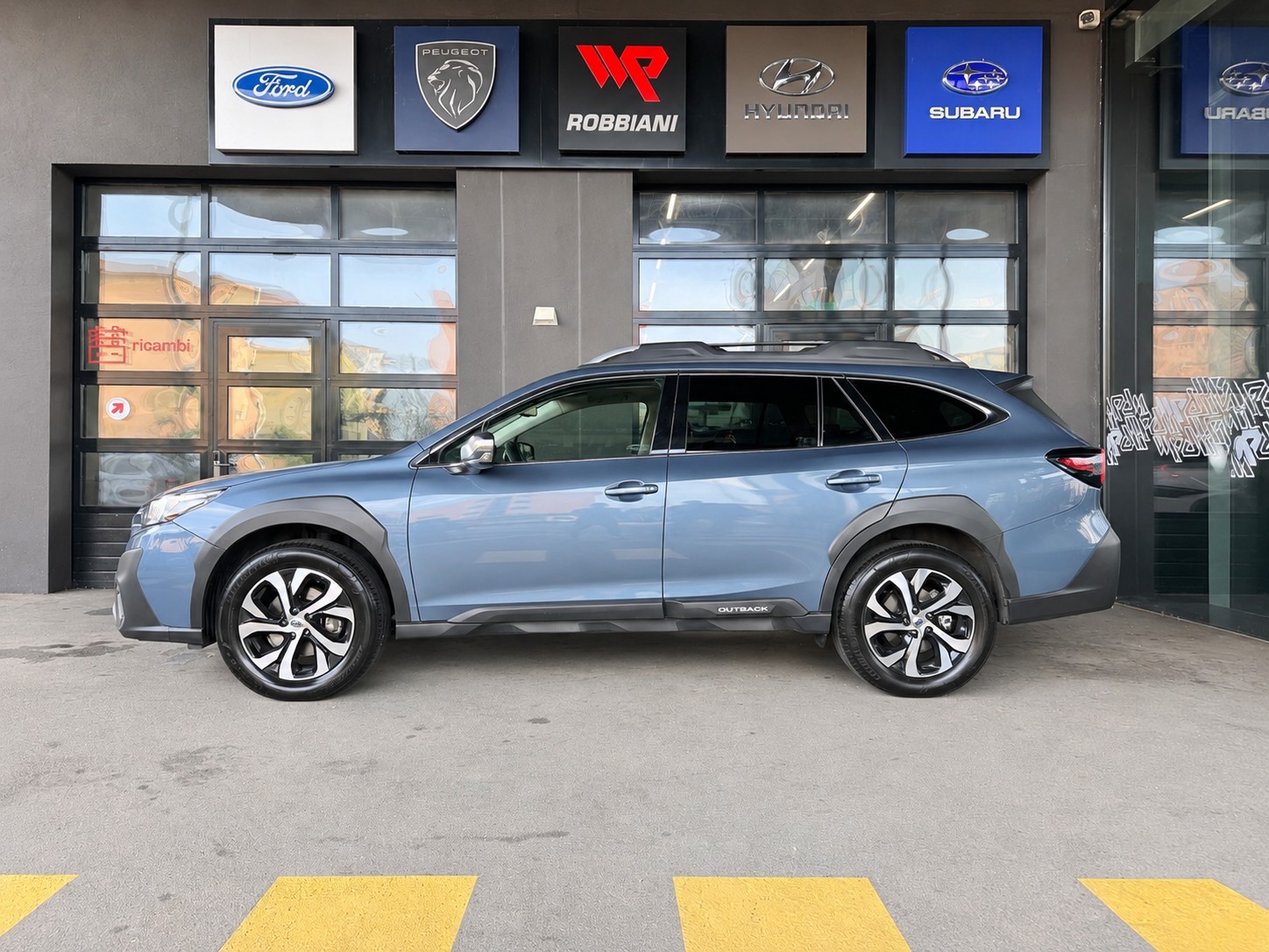 SUBARU Outback 2.5i Luxury AWD Lineartronic-image-1