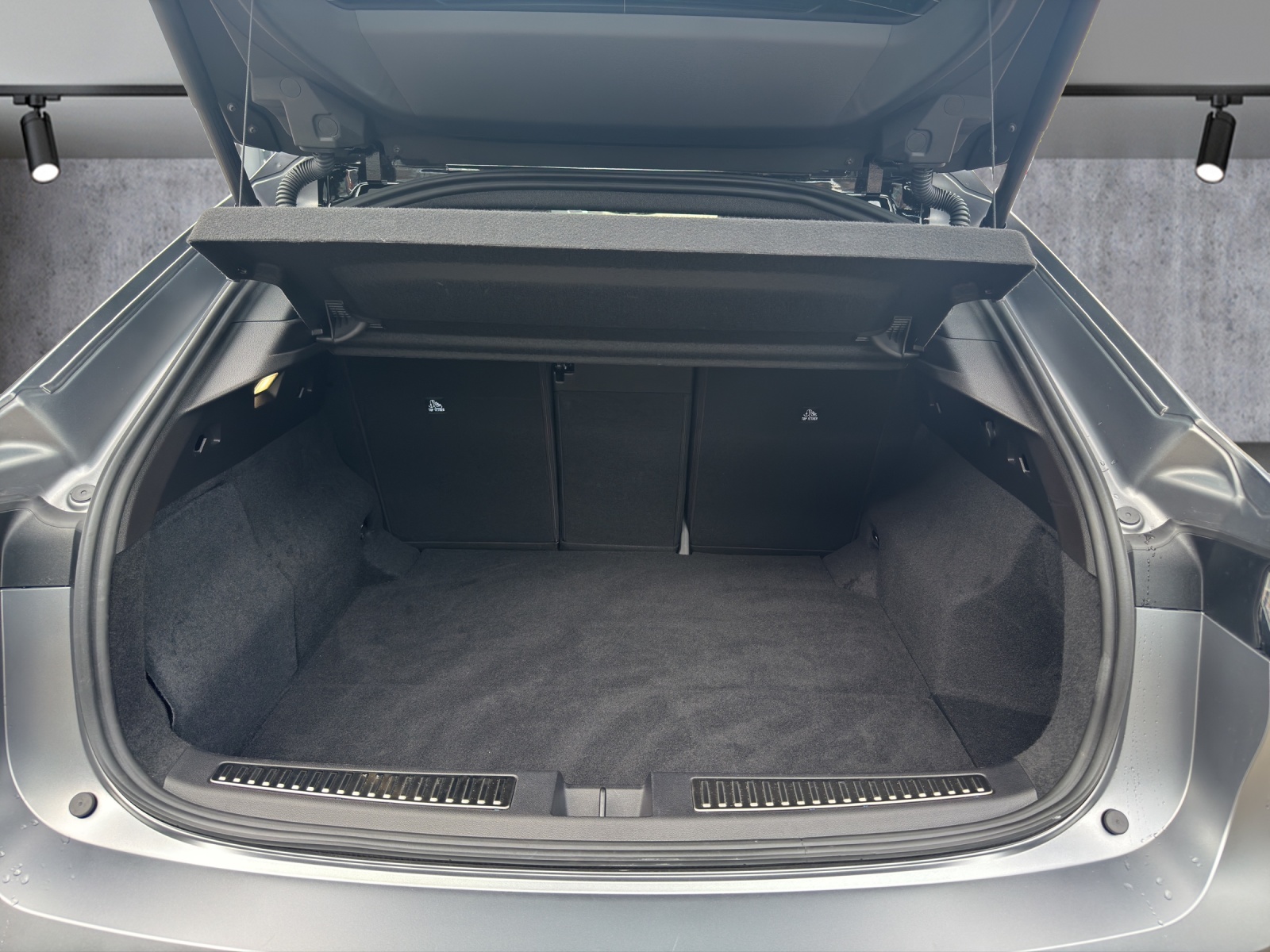 RENAULT Rafale 1.2 E-Tech Plug-in Hybrid 300 4x4 Atelier Alpine-image-11