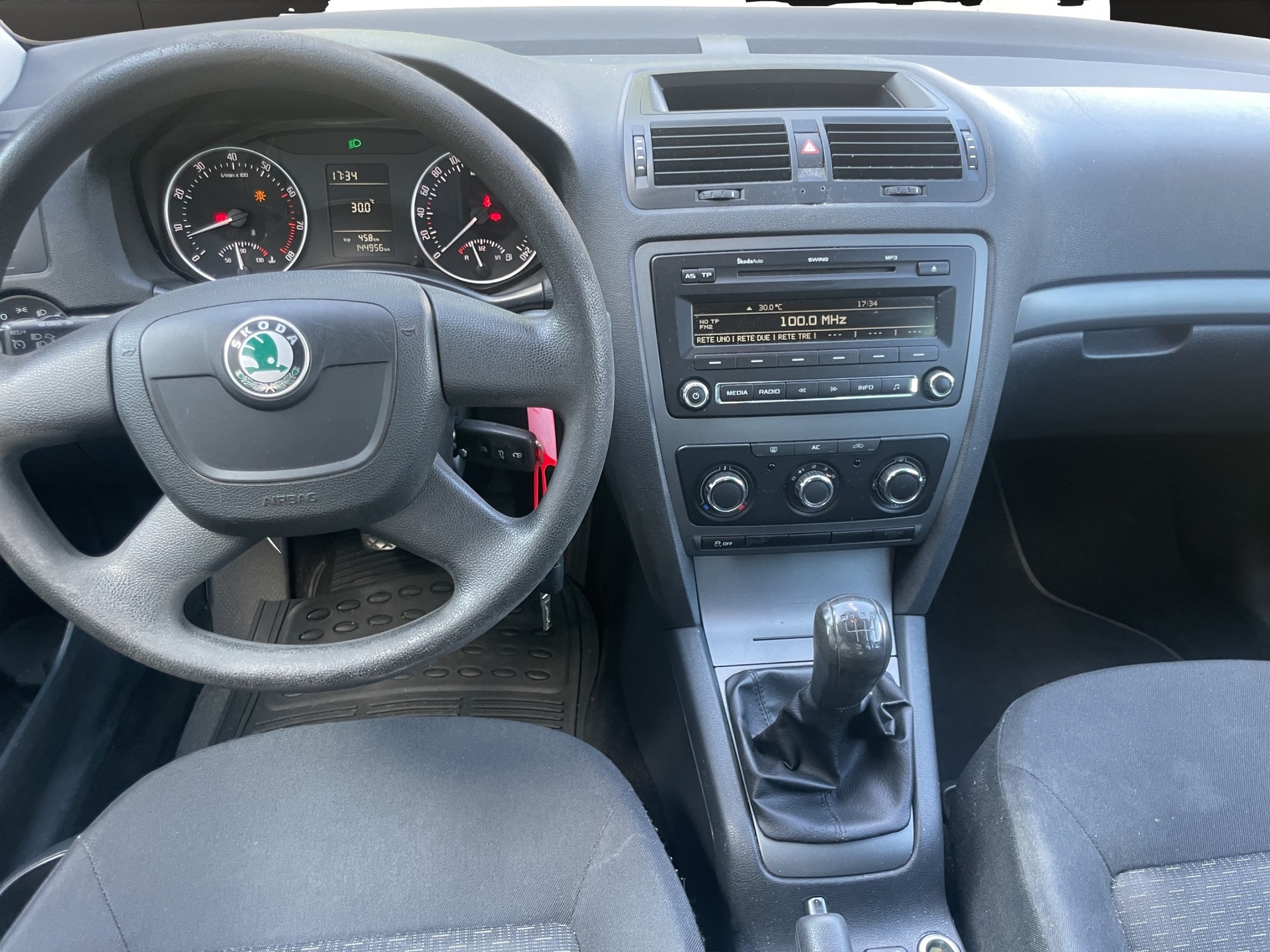 SKODA Octavia Combi 1.2 TSI Ambition-image-11