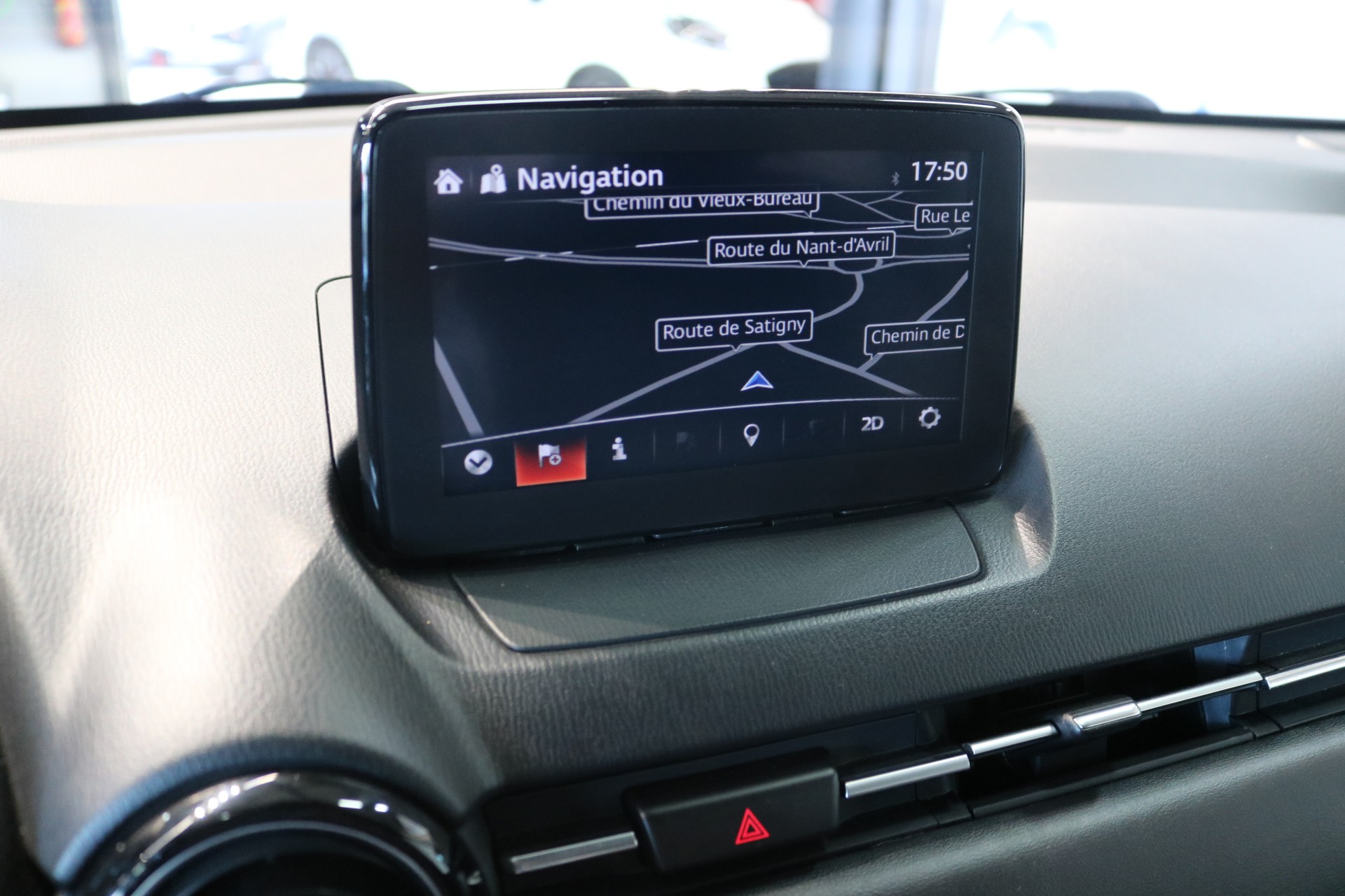 MAZDA 2 SKYACTIV-G 115 Revolution-image-43