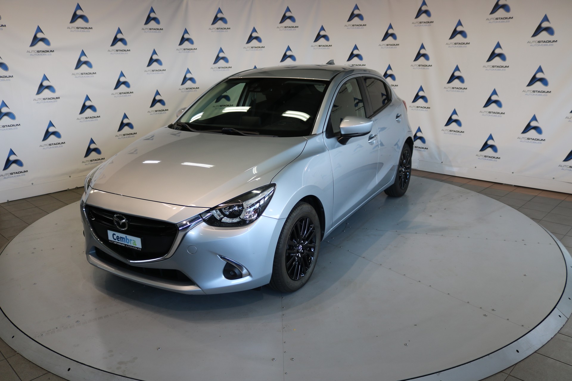MAZDA 2 SKYACTIV-G 115 Revolution-image-11
