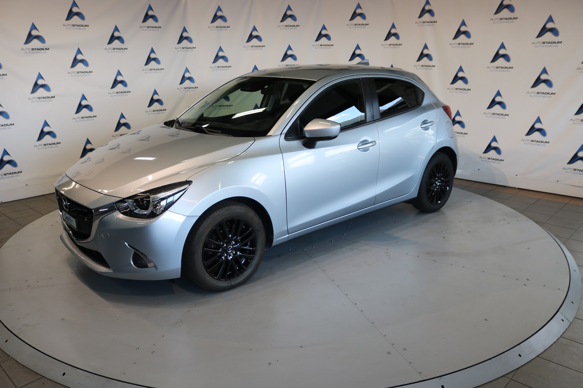 MAZDA 2 SKYACTIV-G 115 Revolution-image-12