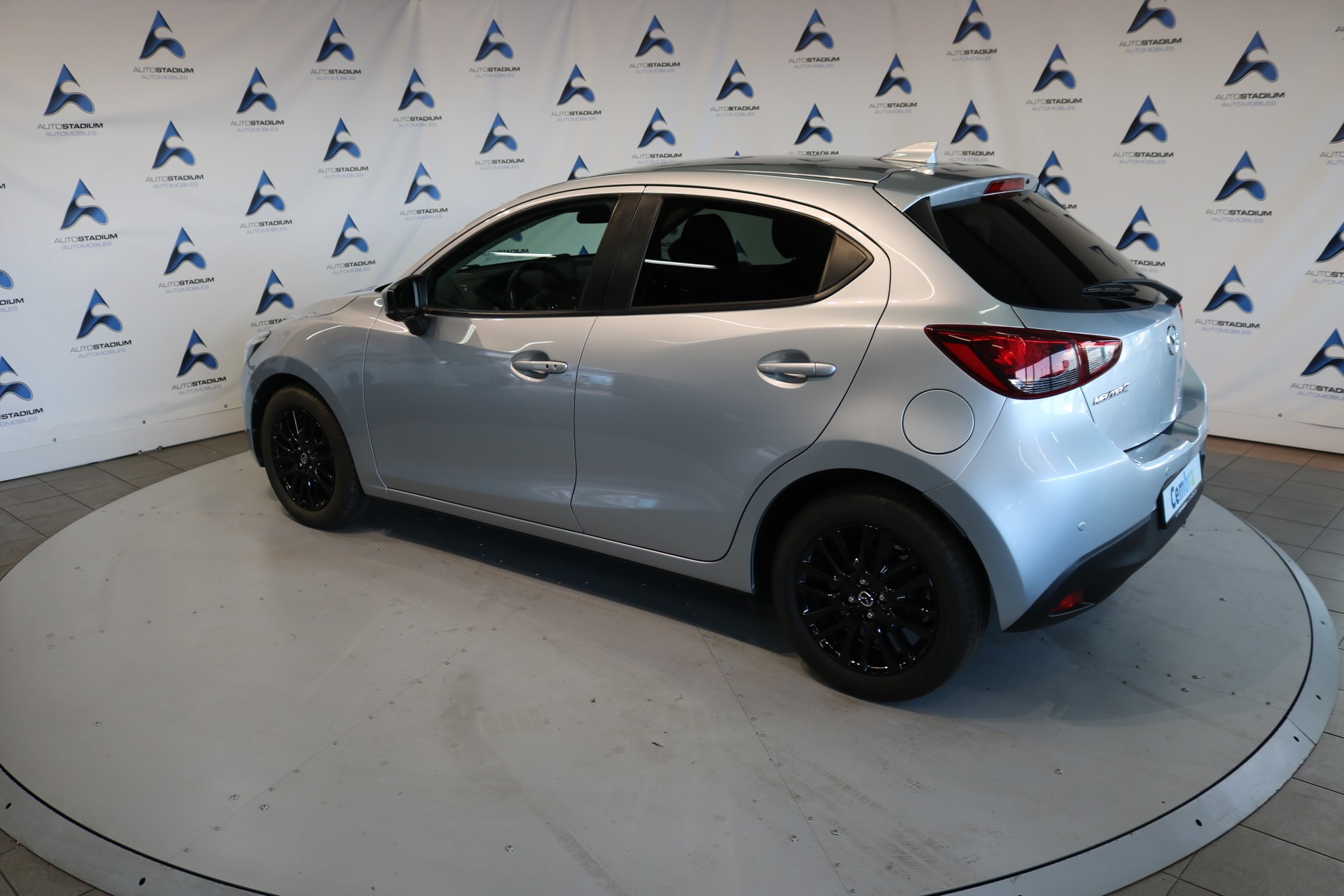 MAZDA 2 SKYACTIV-G 115 Revolution-image-16