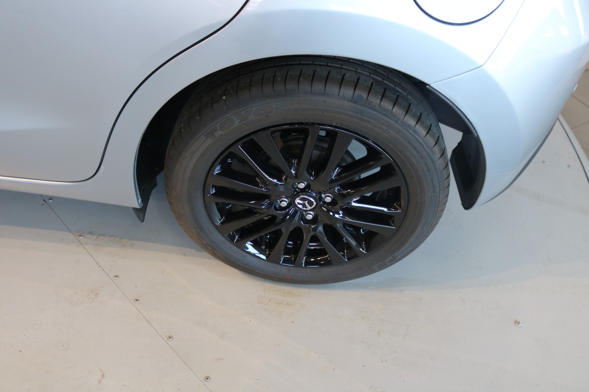 MAZDA 2 SKYACTIV-G 115 Revolution-image-26