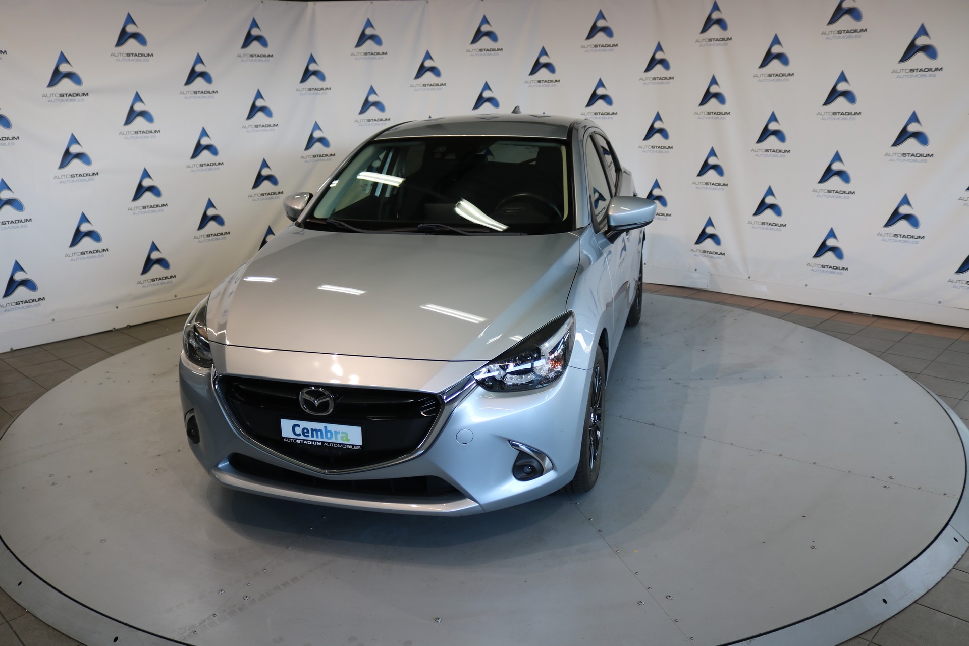 MAZDA 2 SKYACTIV-G 115 Revolution-image-10